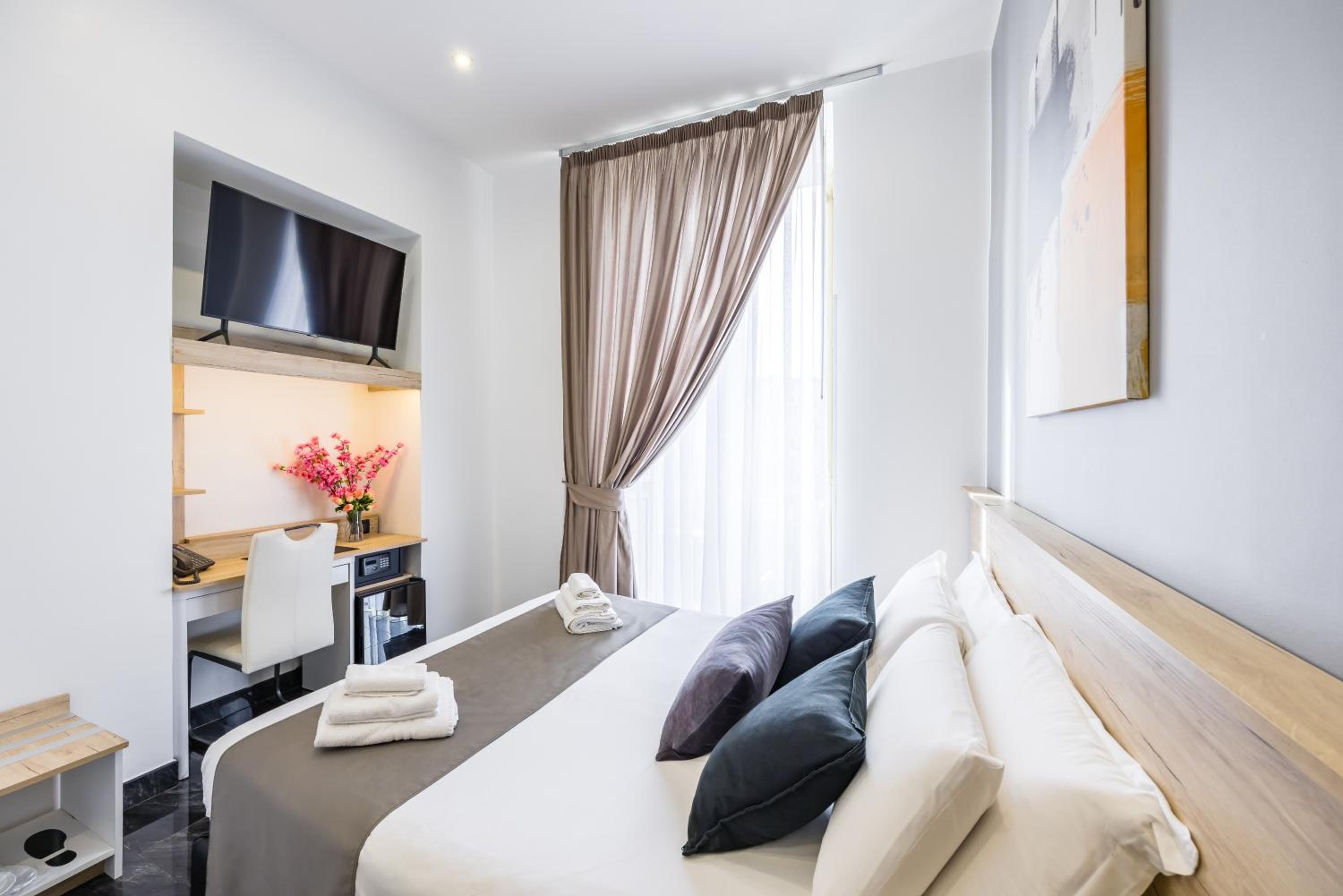 Double Room with Mountain View thumbnail 6