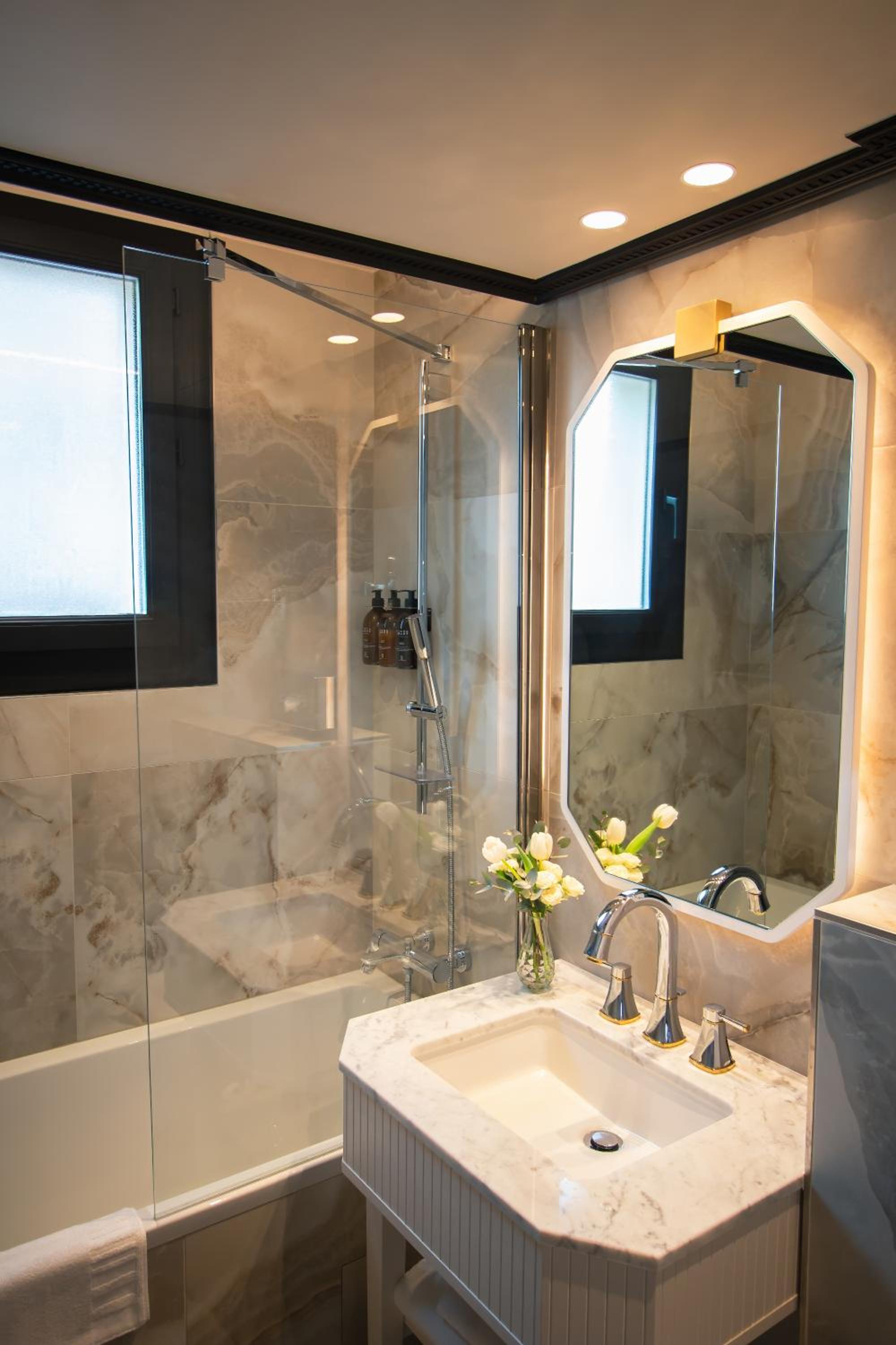 Double Room - Photo 6