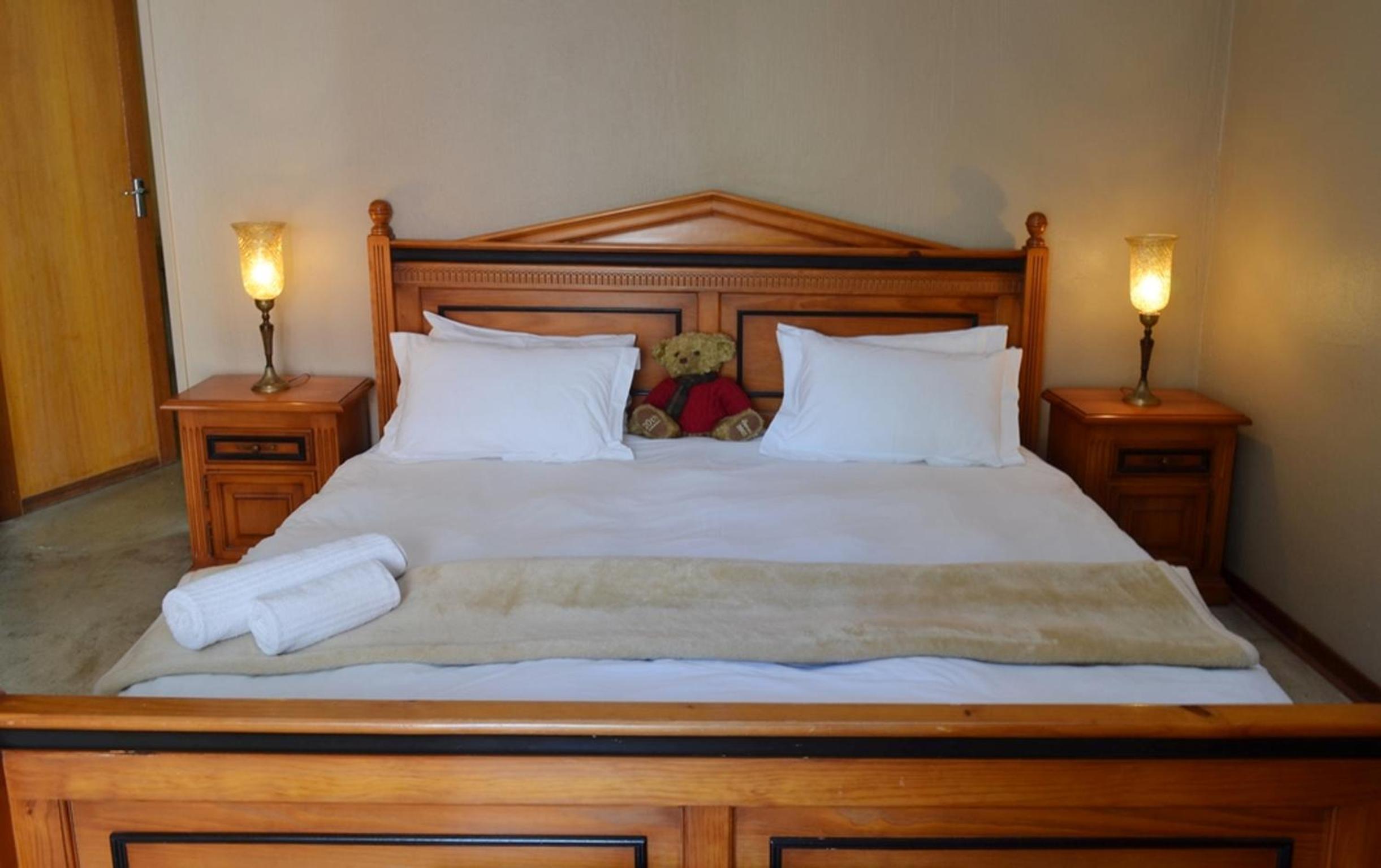 Deluxe King or Twin Suite - 1 - Photo 5