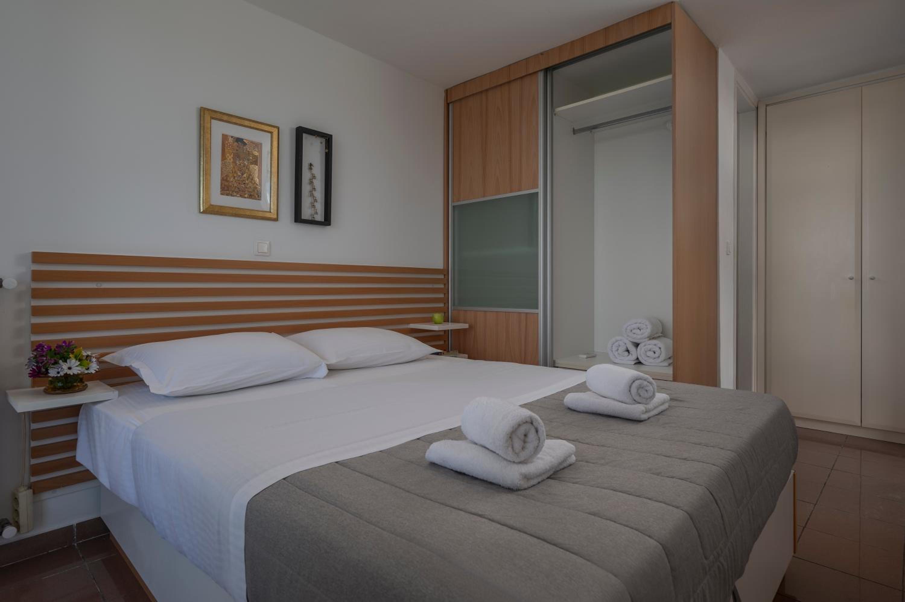 Three-Bedroom Villa photo 2