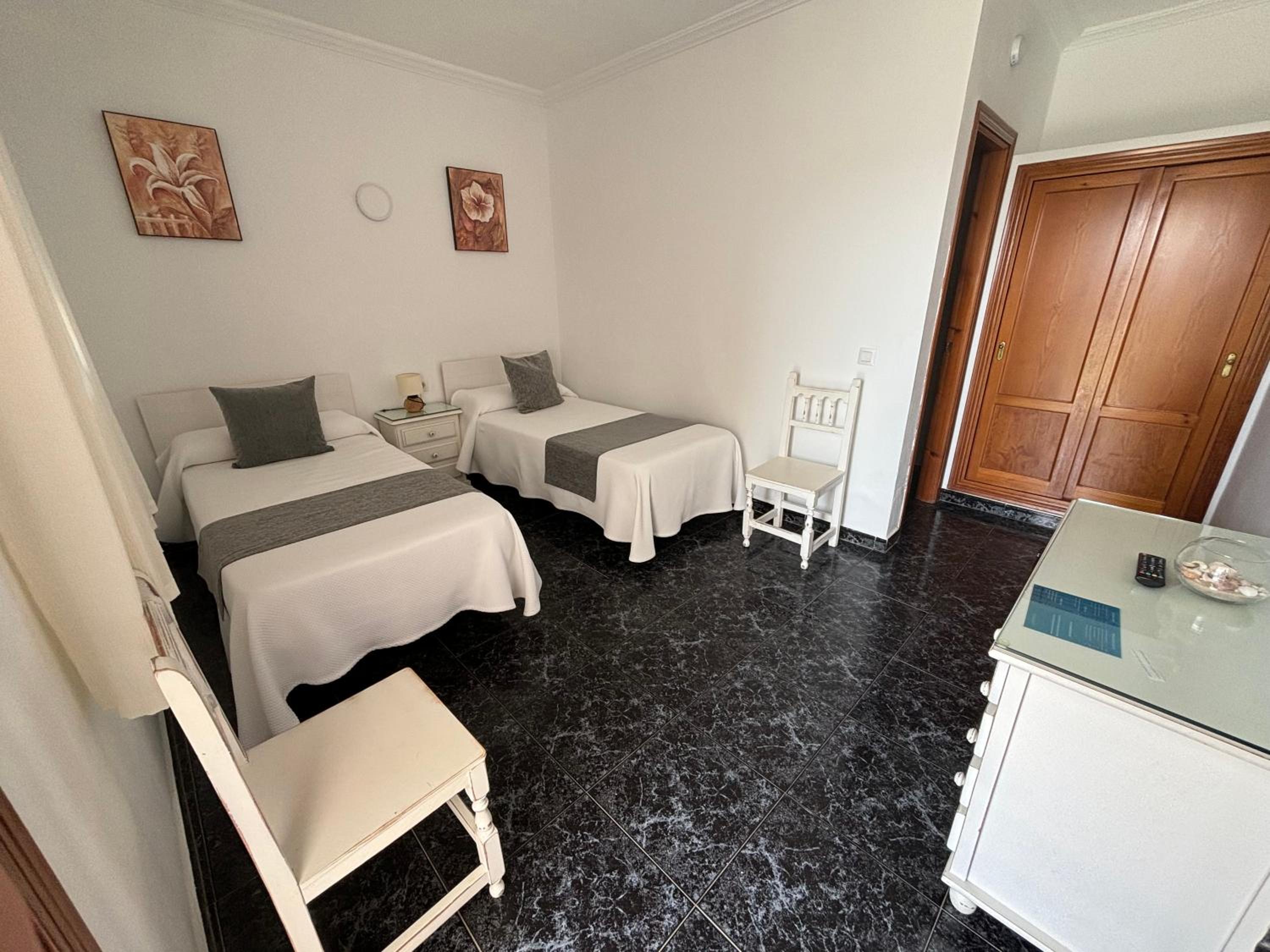Twin Room with Terrace photo 3