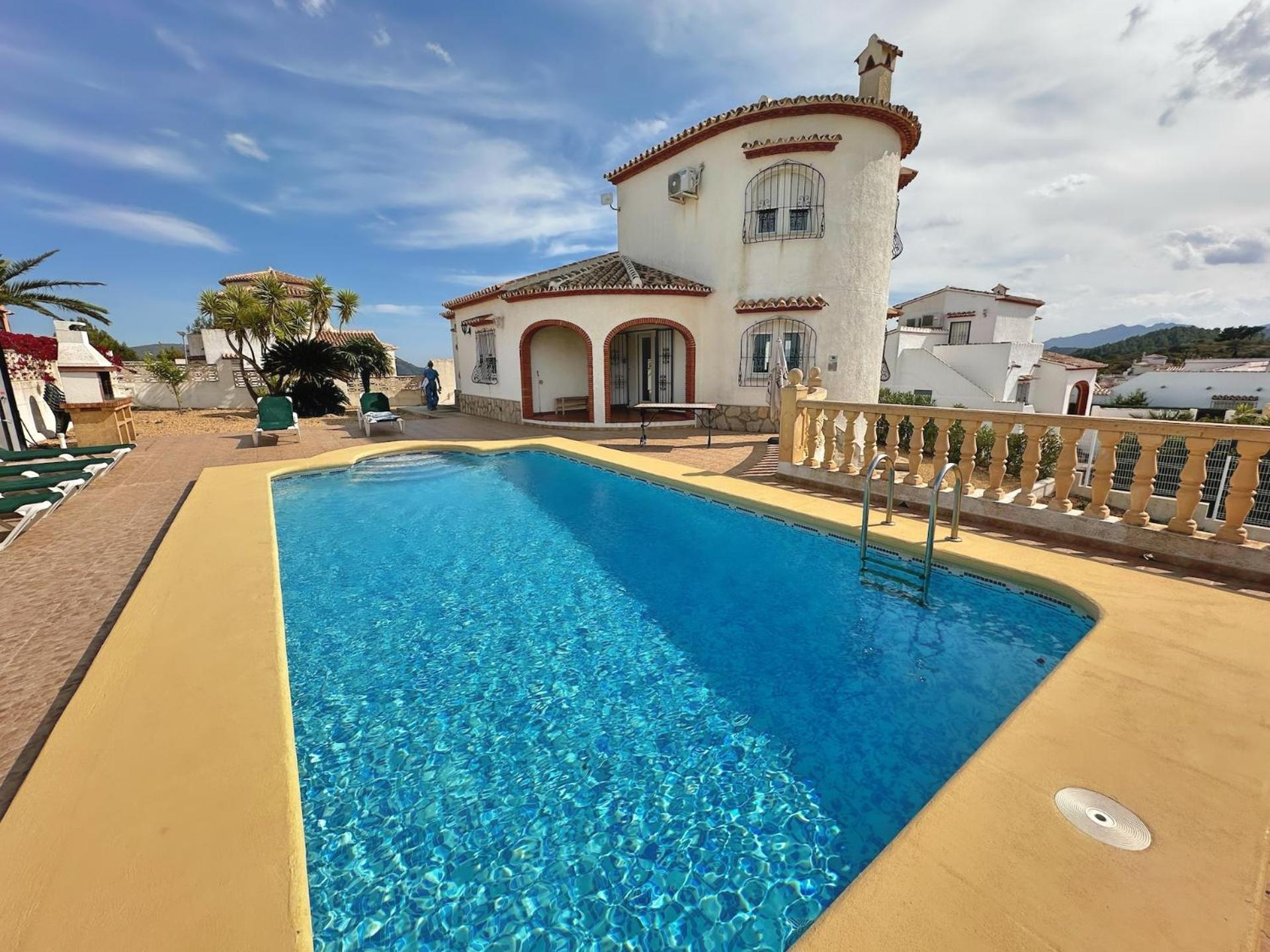 Three-Bedroom Villa photo 2