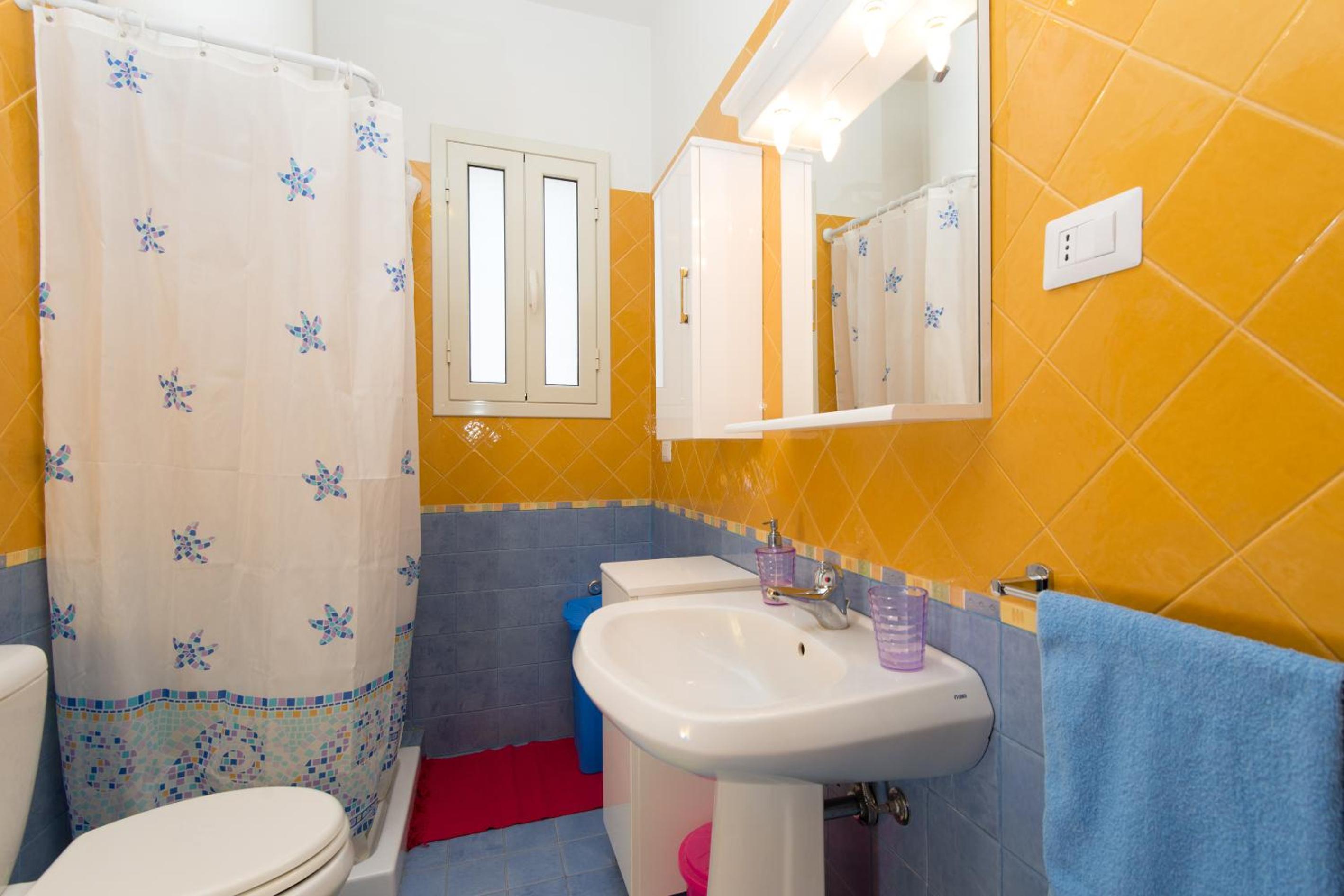 Three-Bedroom House photo 3