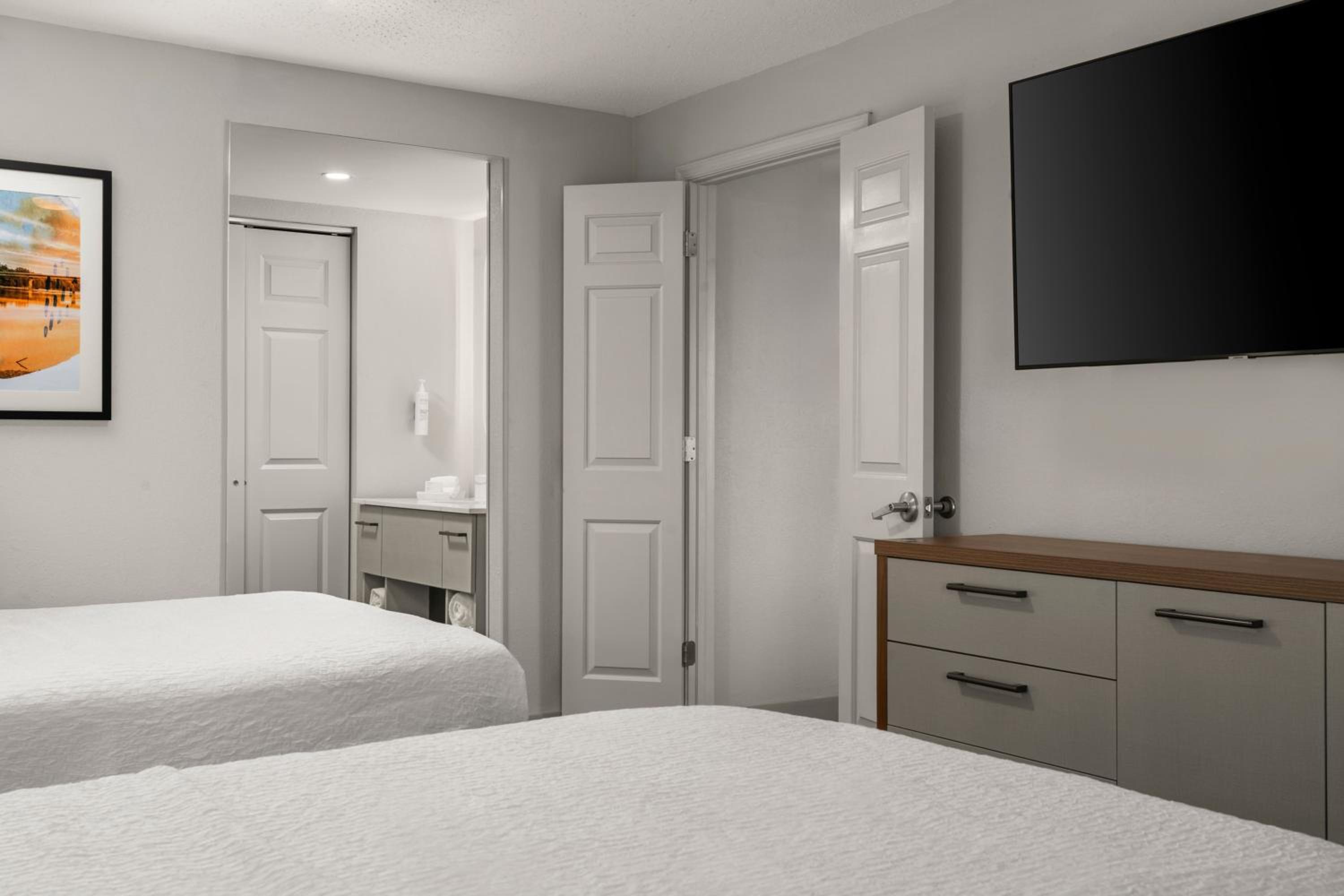 One-Bedroom Suite with Two Double Beds - Non-Smoking - Photo 4