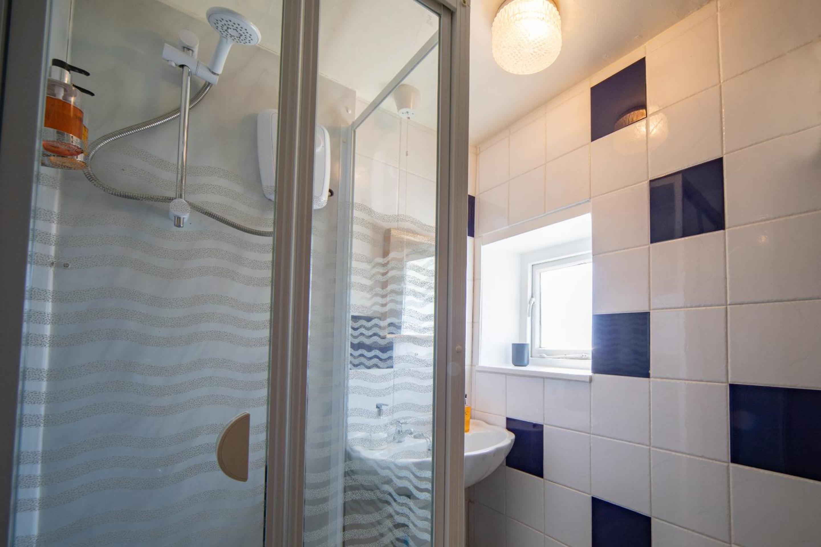 Standard Double Room - Photo 4