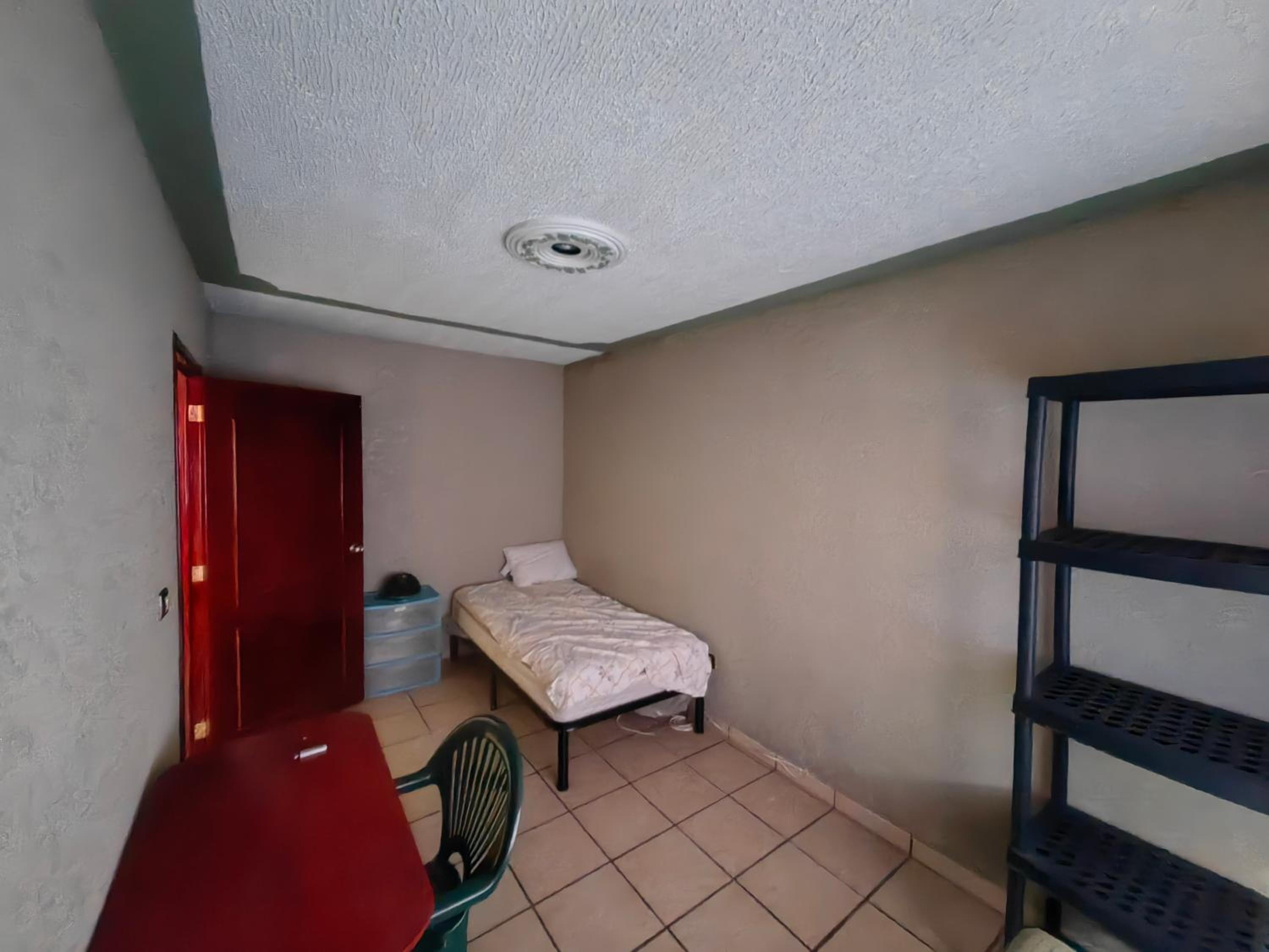 Single Room photo 3