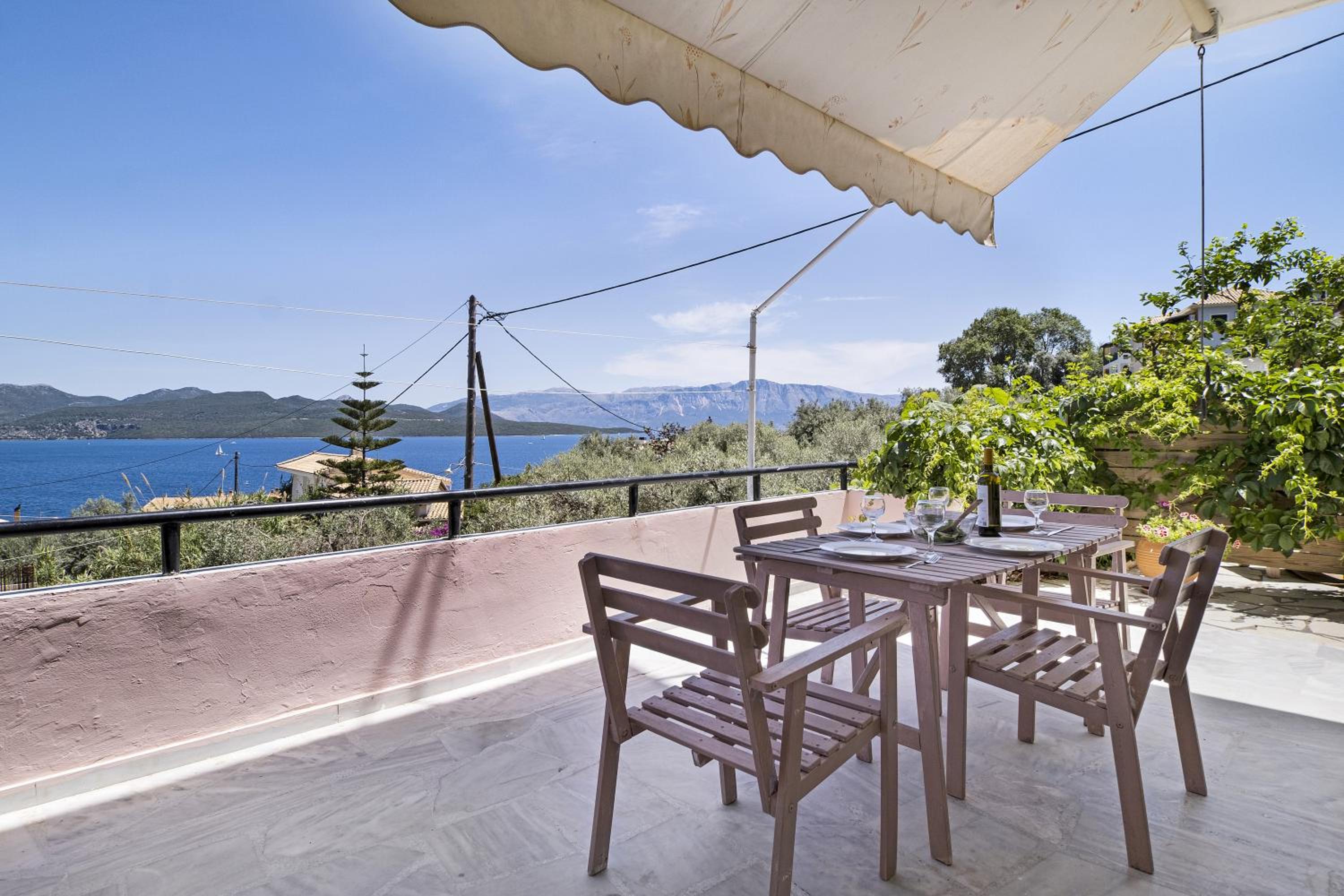 Two-Bedroom Deluxe Apartment with Ocean View photo 2