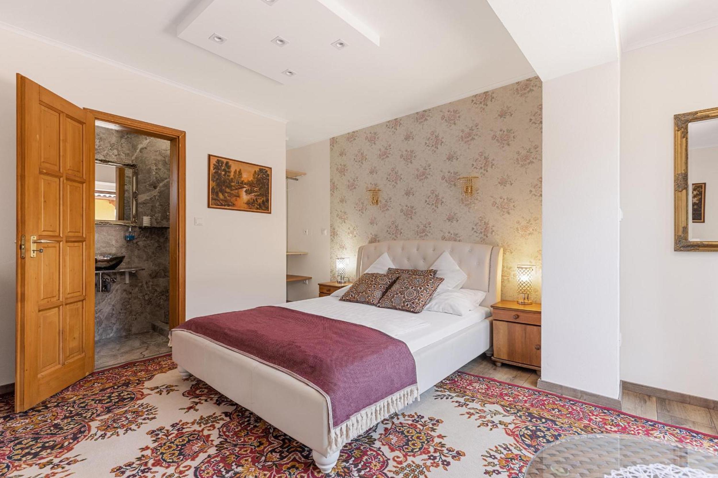 Deluxe Double Room - Photo 6