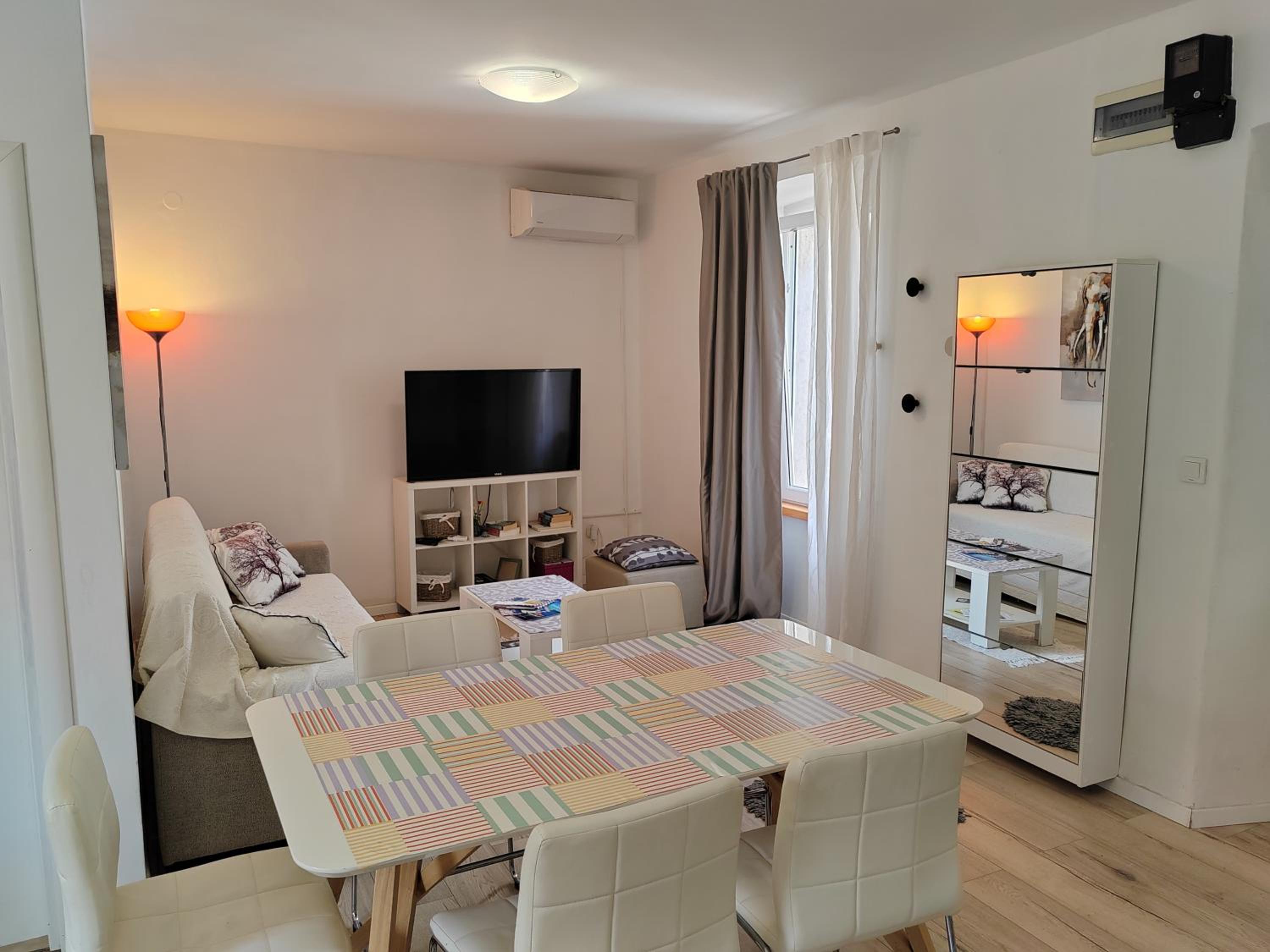 Two-Bedroom Apartment - Photo 5