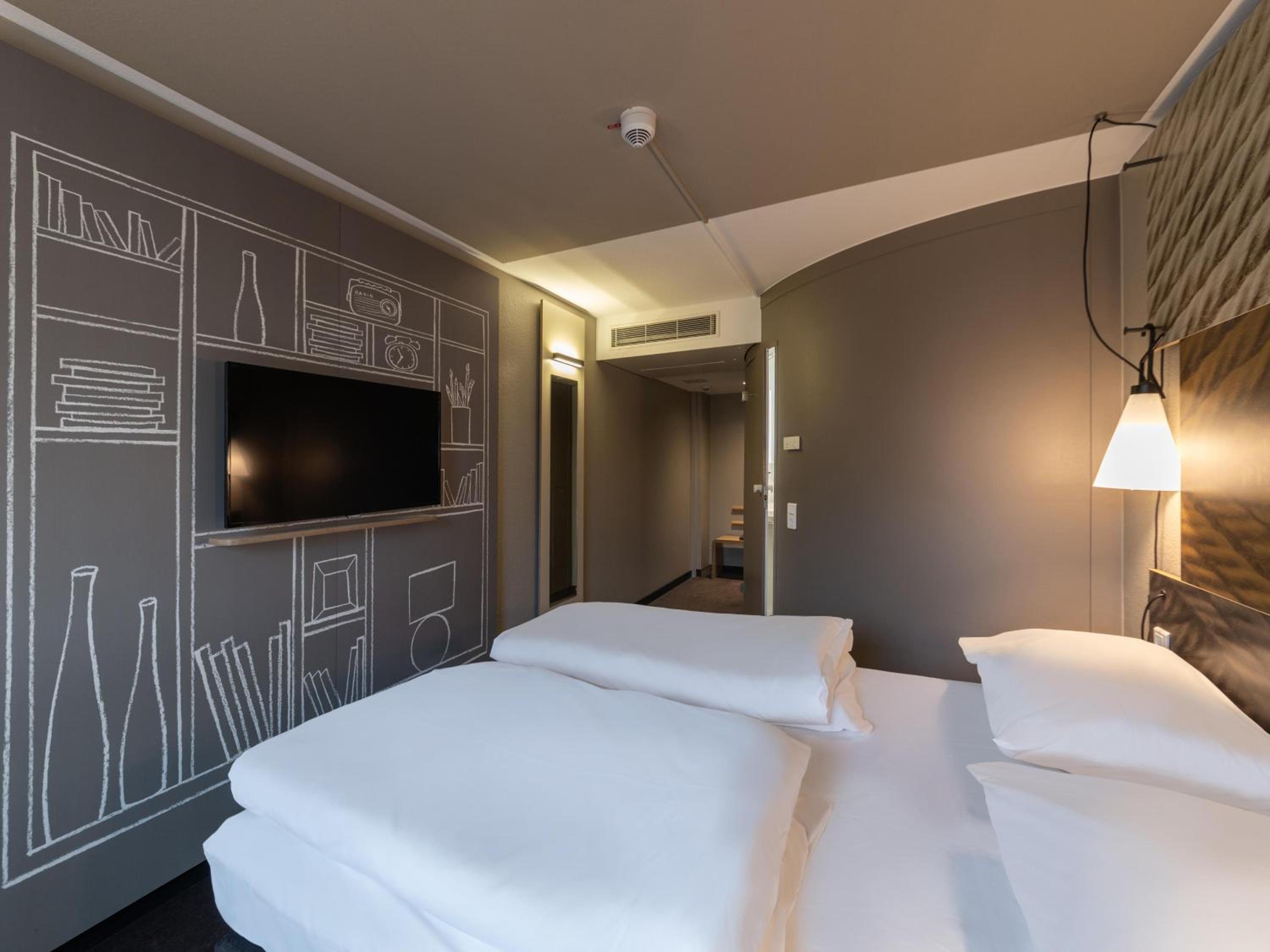 Double Room - Photo 6