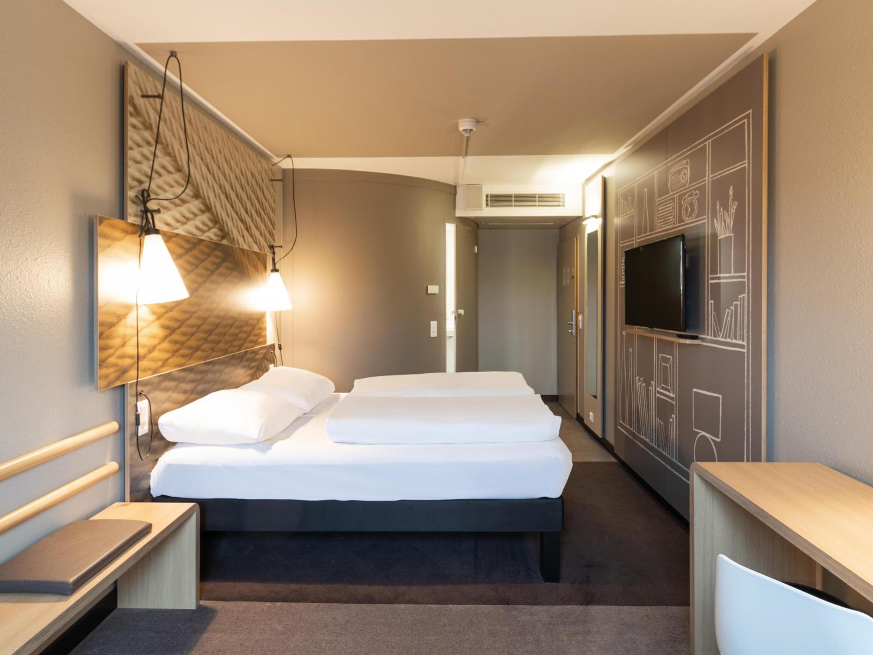 Double Room - Photo 10