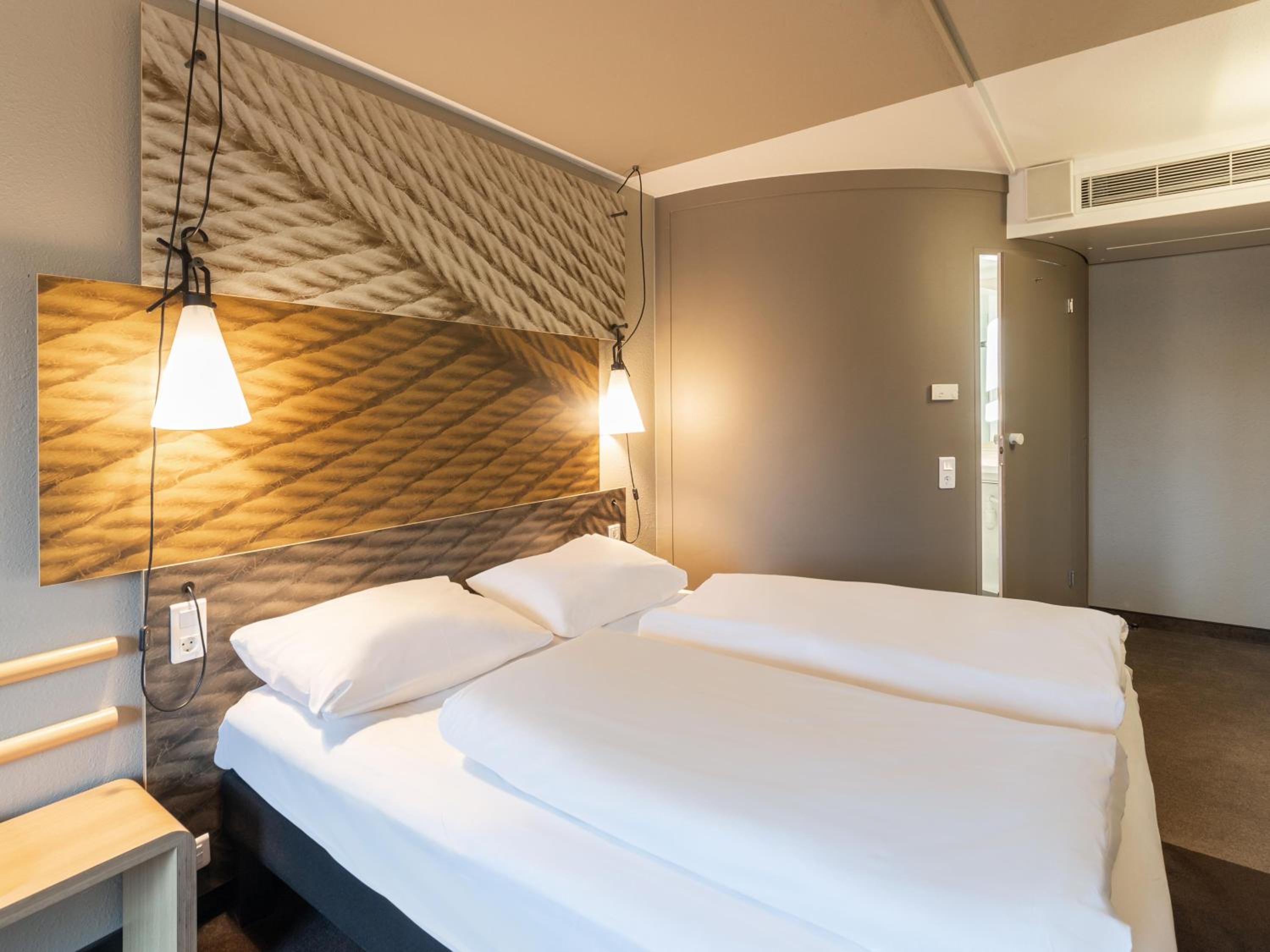 Double Room - Photo 11