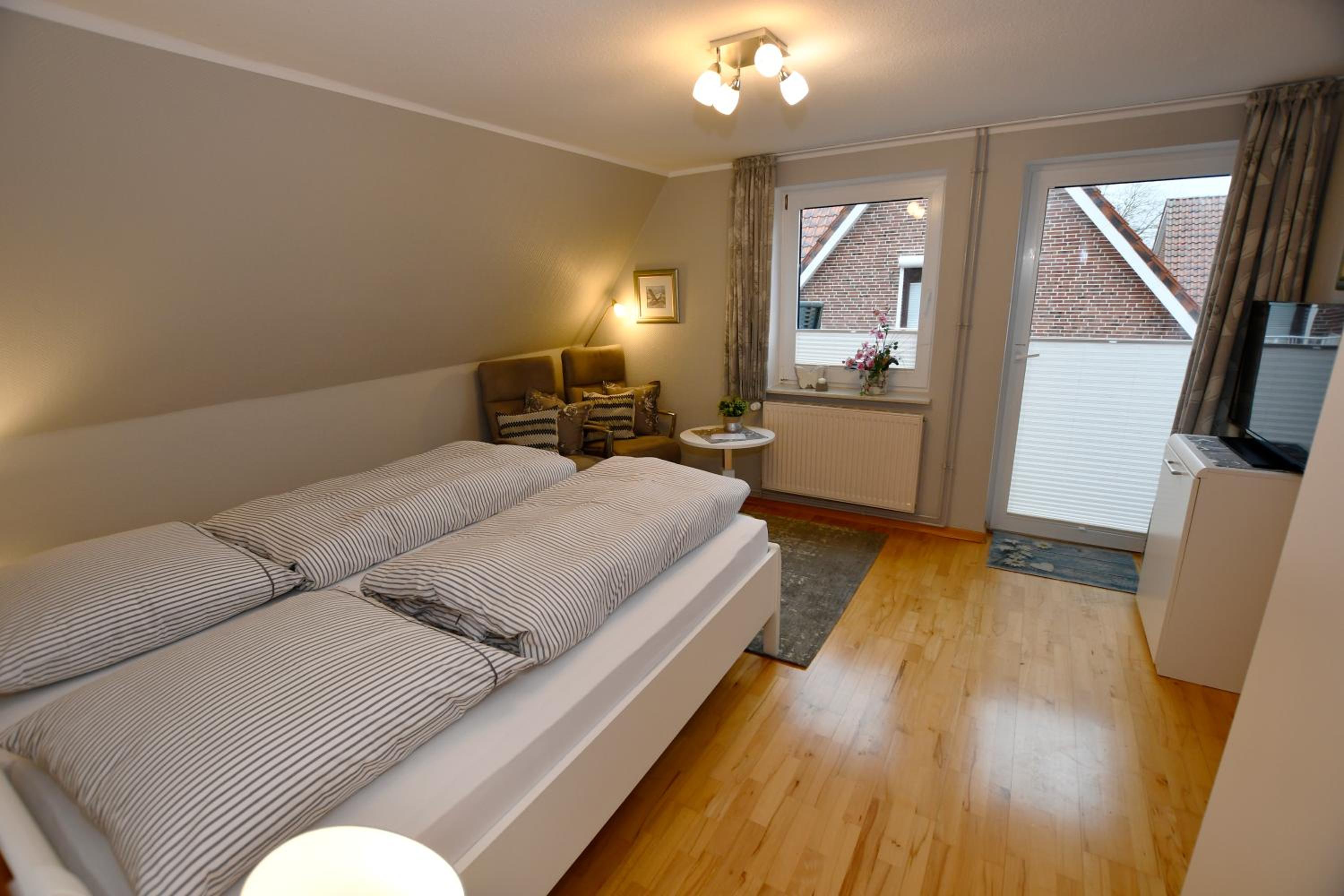 Apartment with Balcony photo 1