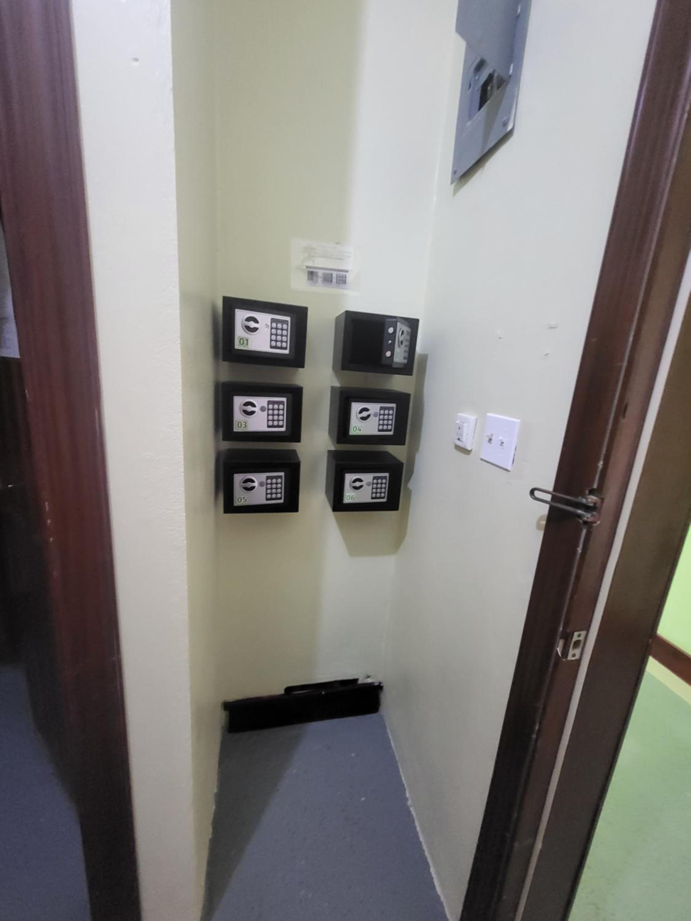 Bunk Bed In Mixed Dormitory Room photo 2