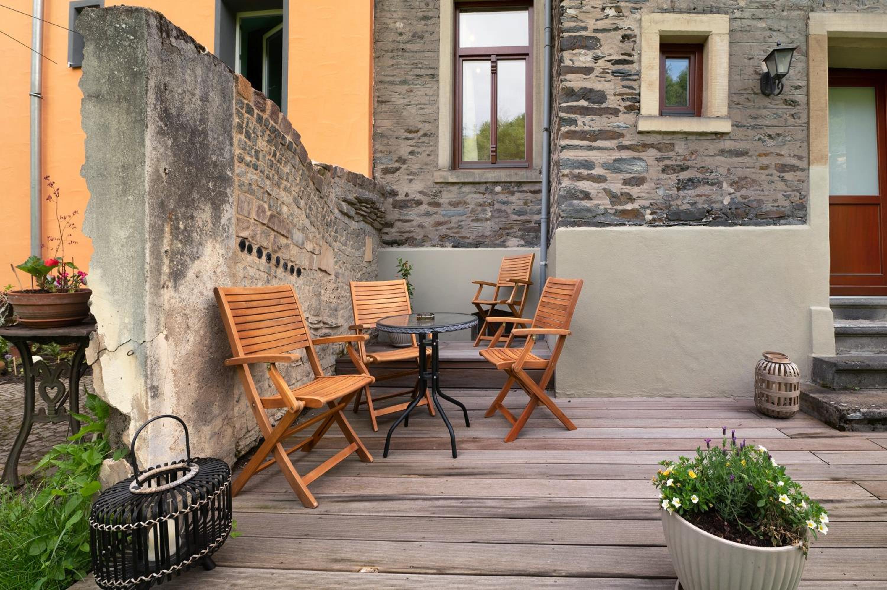 Two-Bedroom Deluxe Apartment with Garden View photo 2