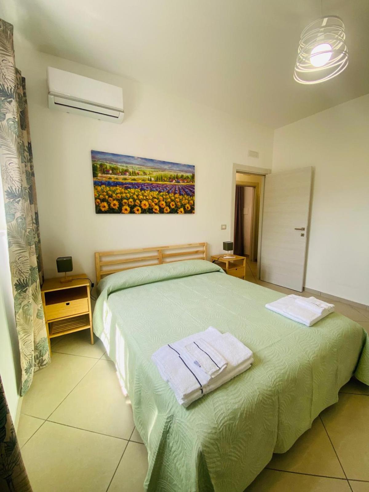 One-Bedroom House photo 1