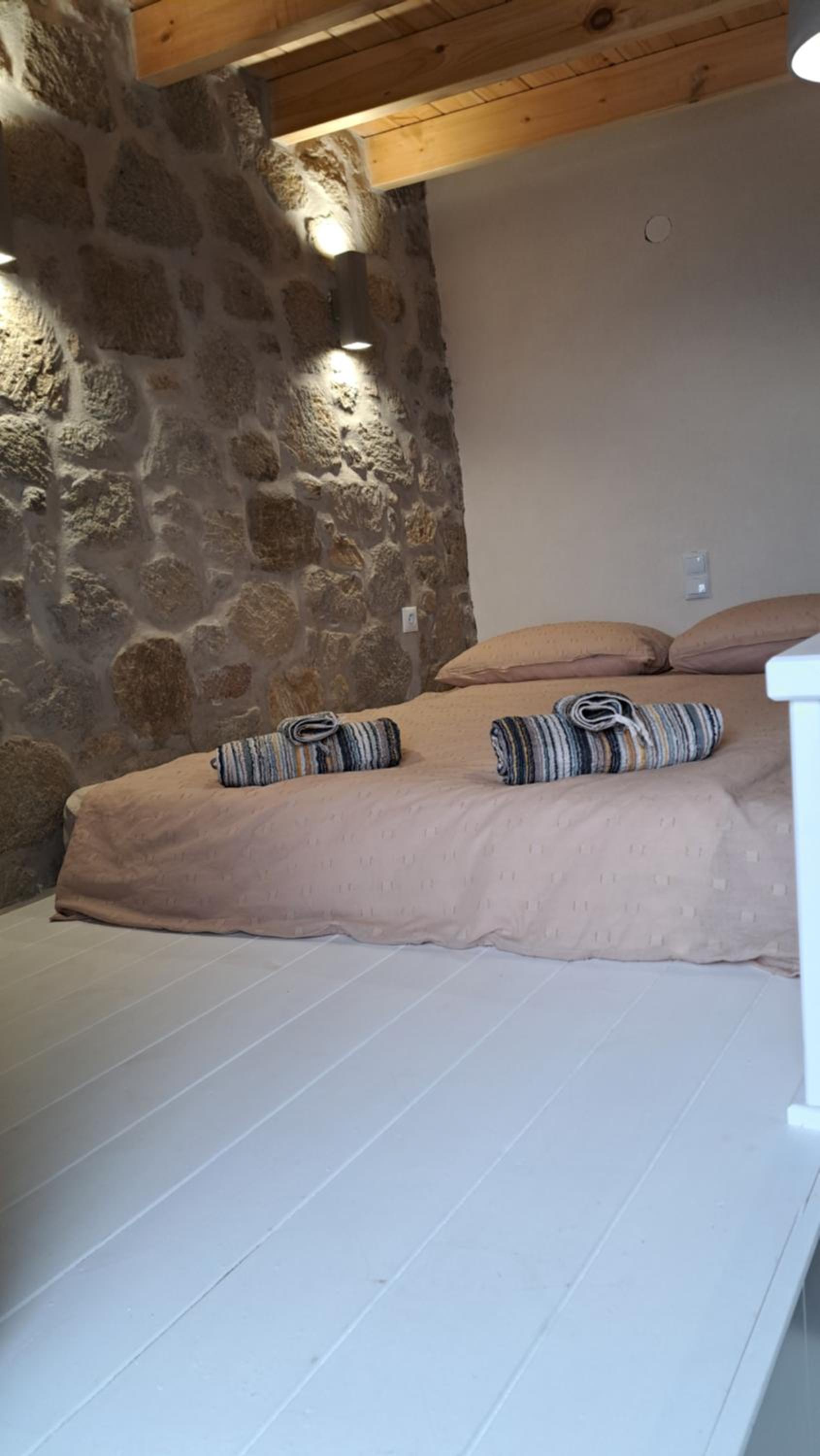 One-Bedroom House photo 1