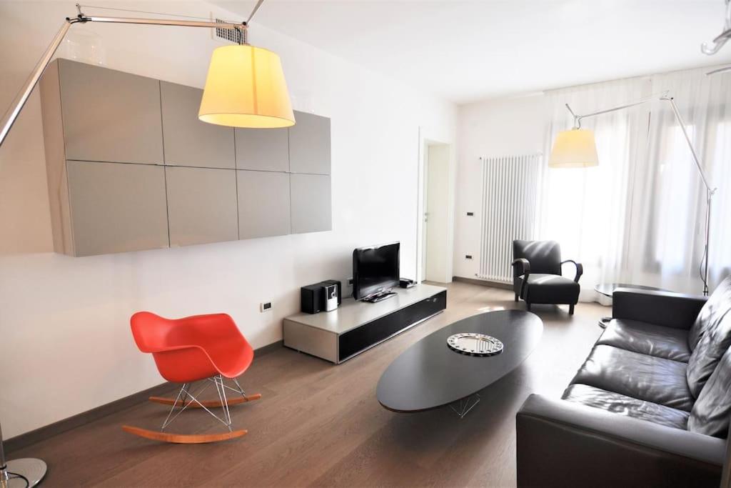 Three-Bedroom Apartment photo 1