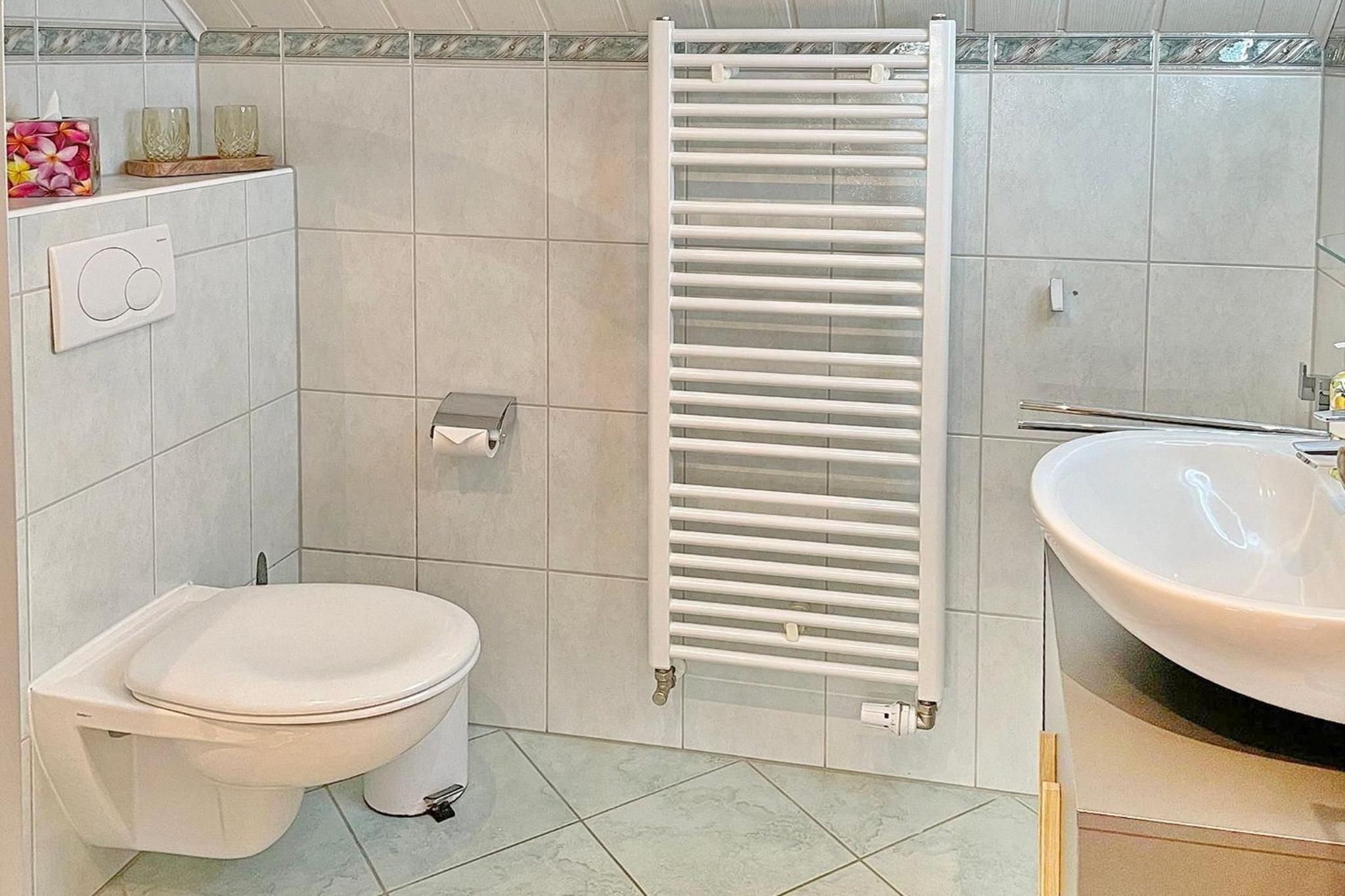 Apartment With Shower photo 3