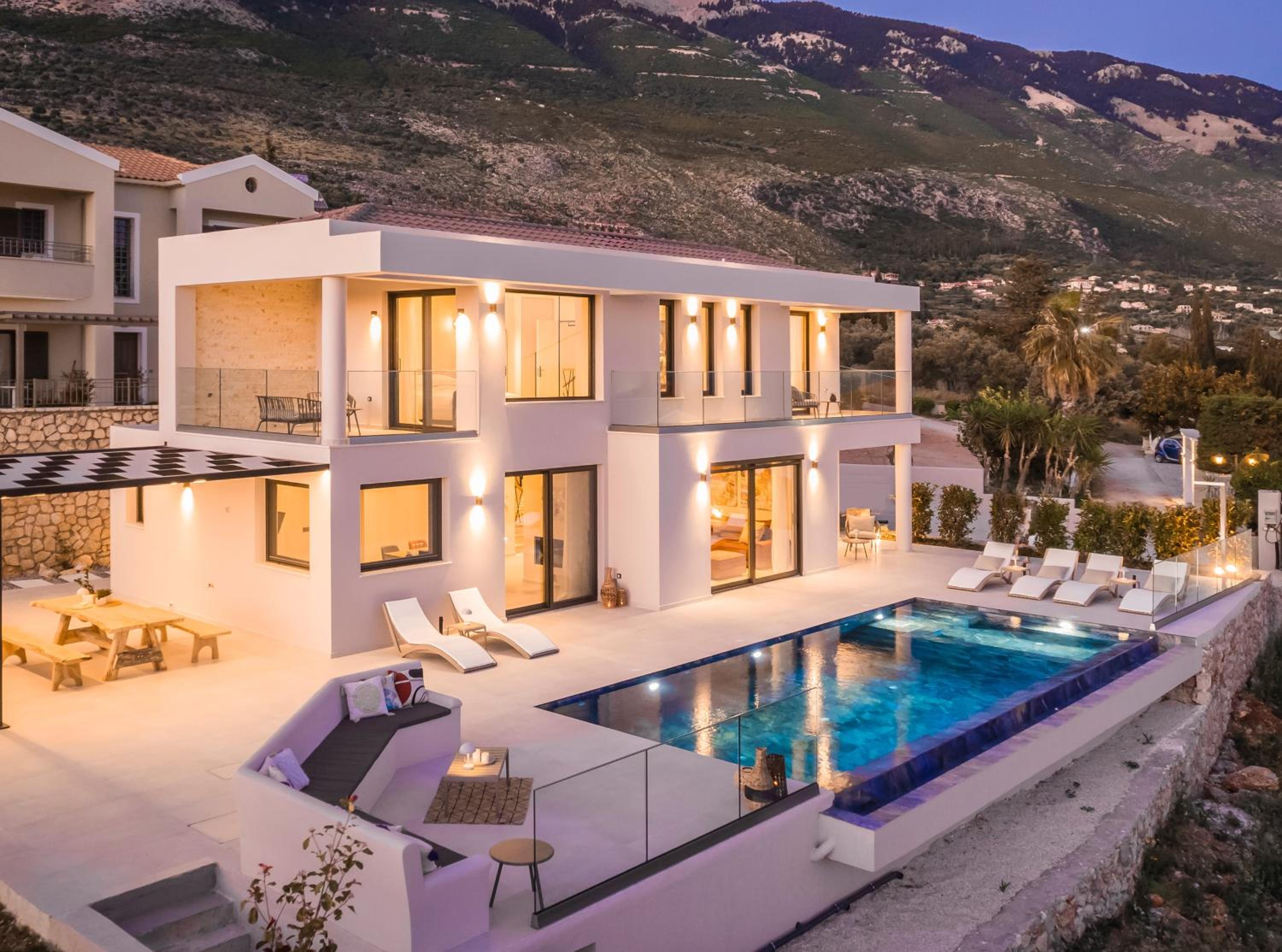 Three-Bedroom Villa photo 3