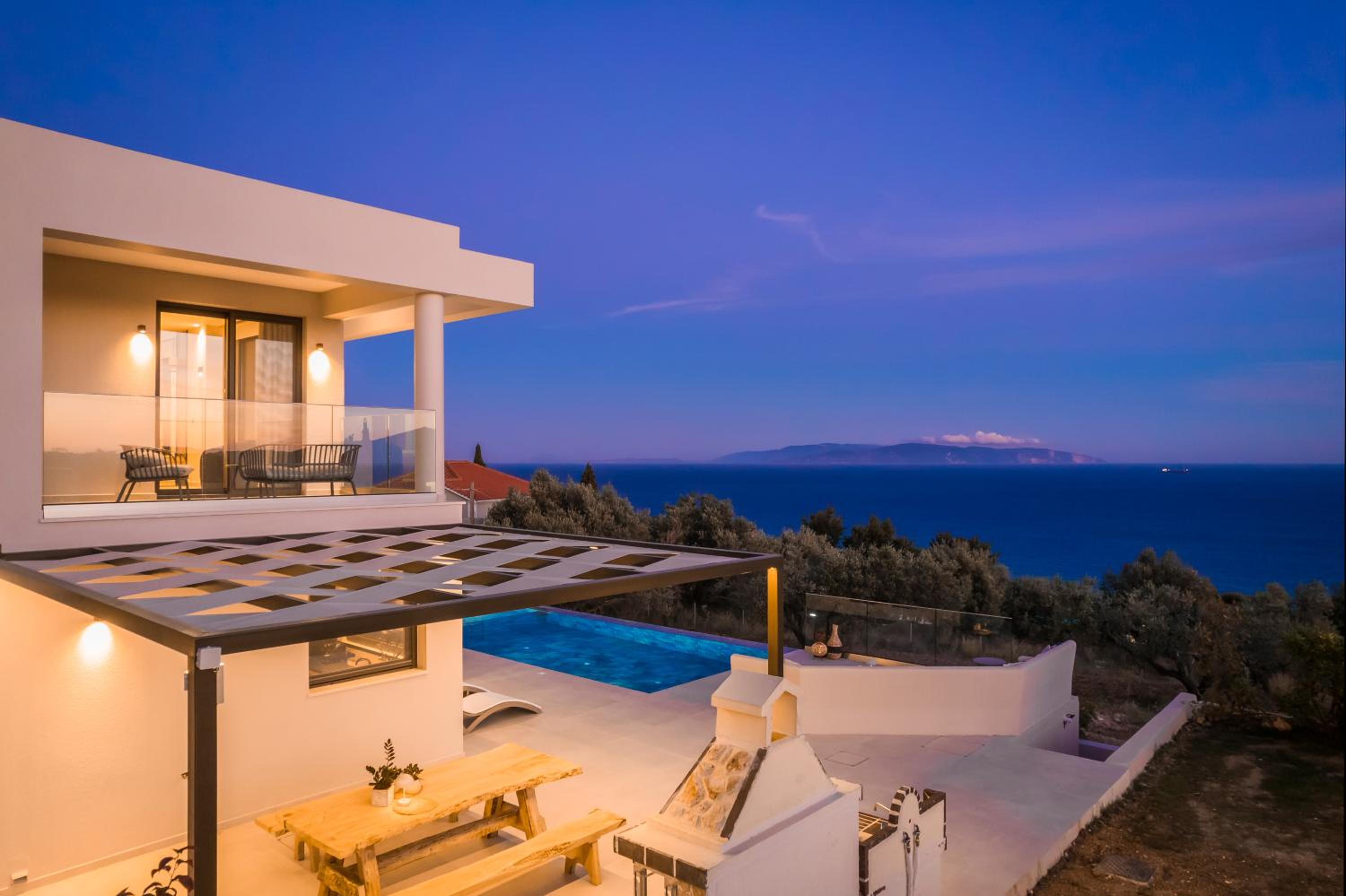 Three-Bedroom Villa photo 2
