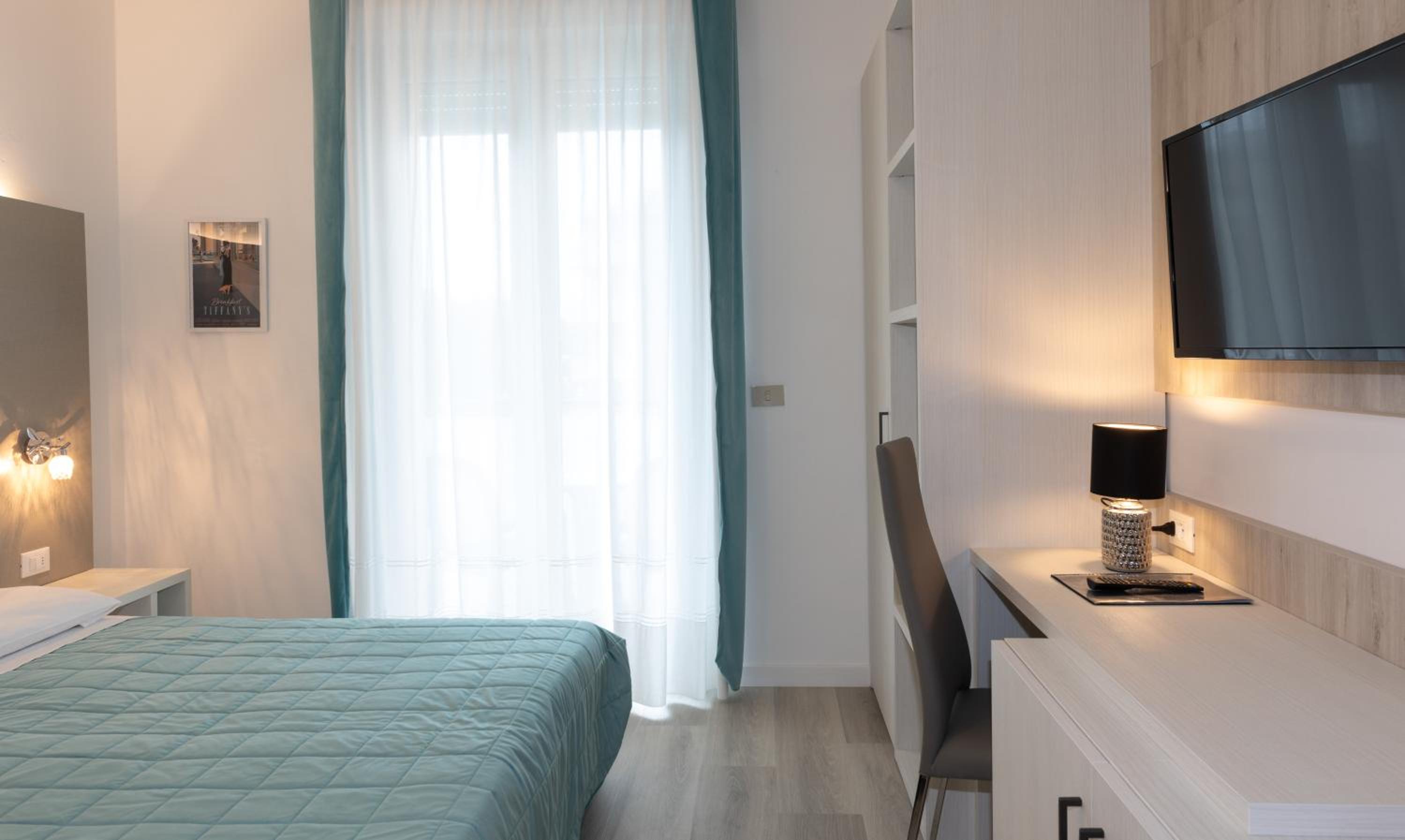 Double or Twin Room with Balcony - Photo 7