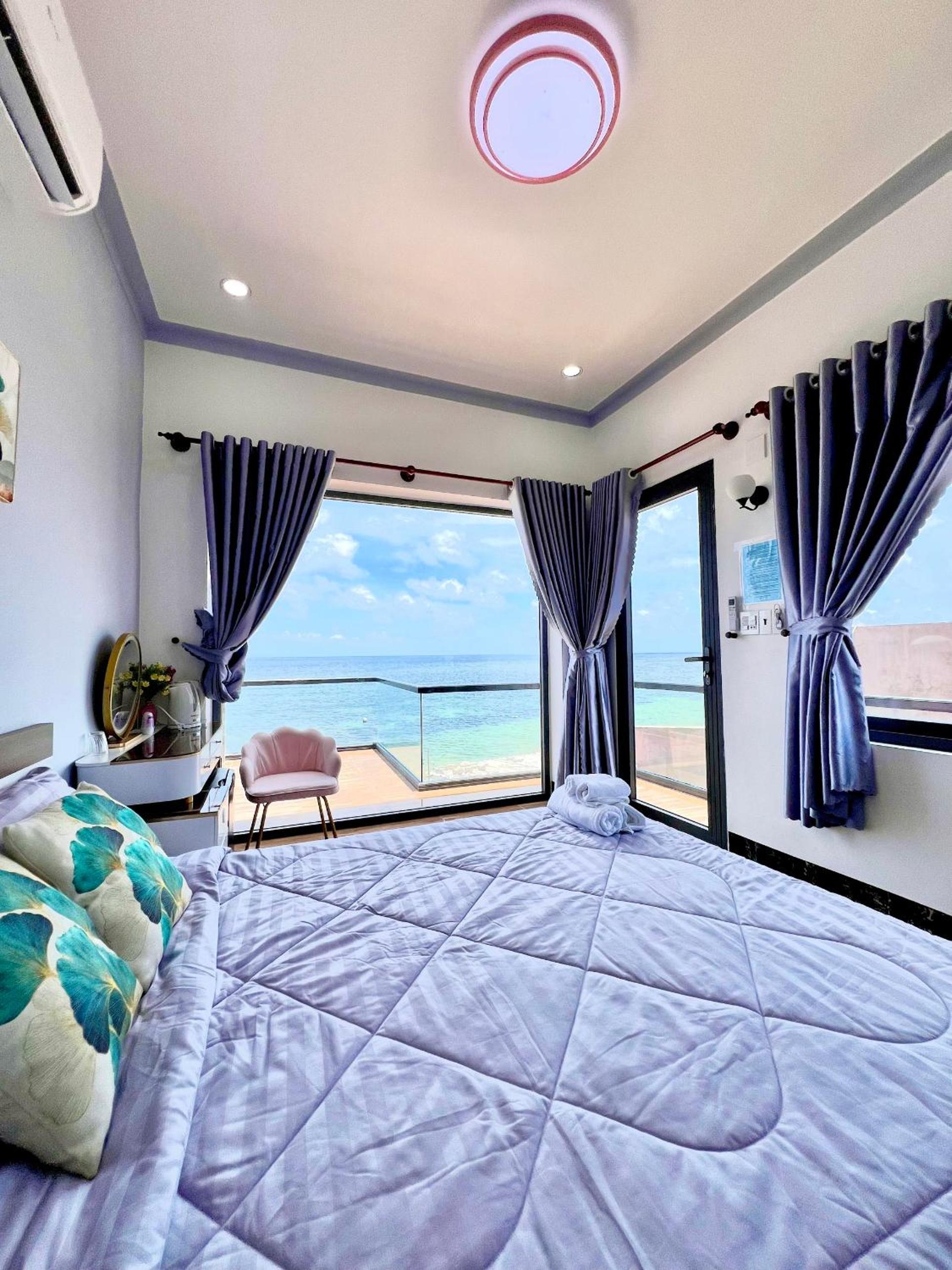 Double Room With Balcony And Sea View photo 3