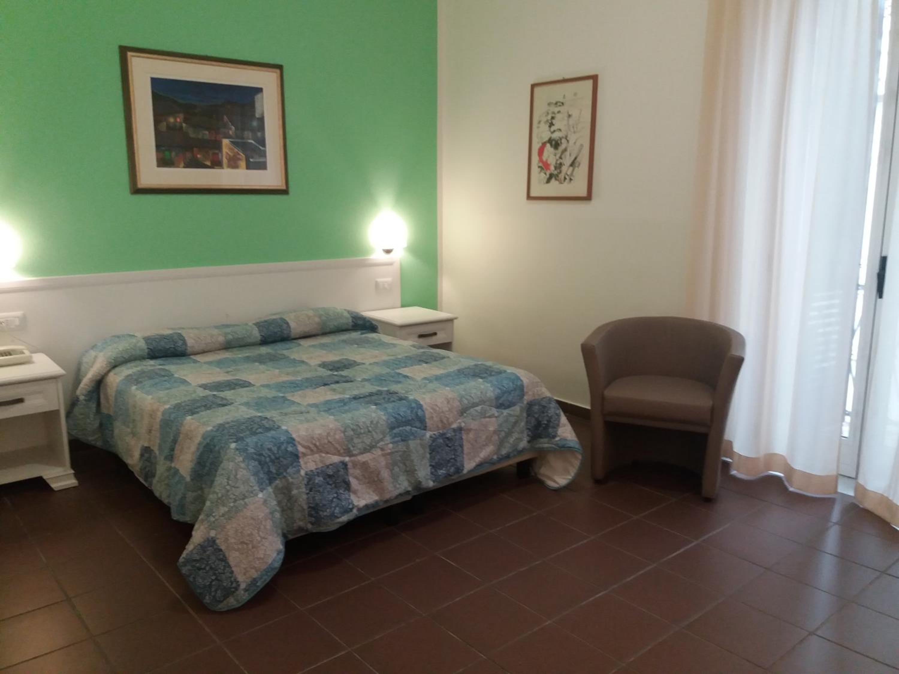 Double Room - Photo 13