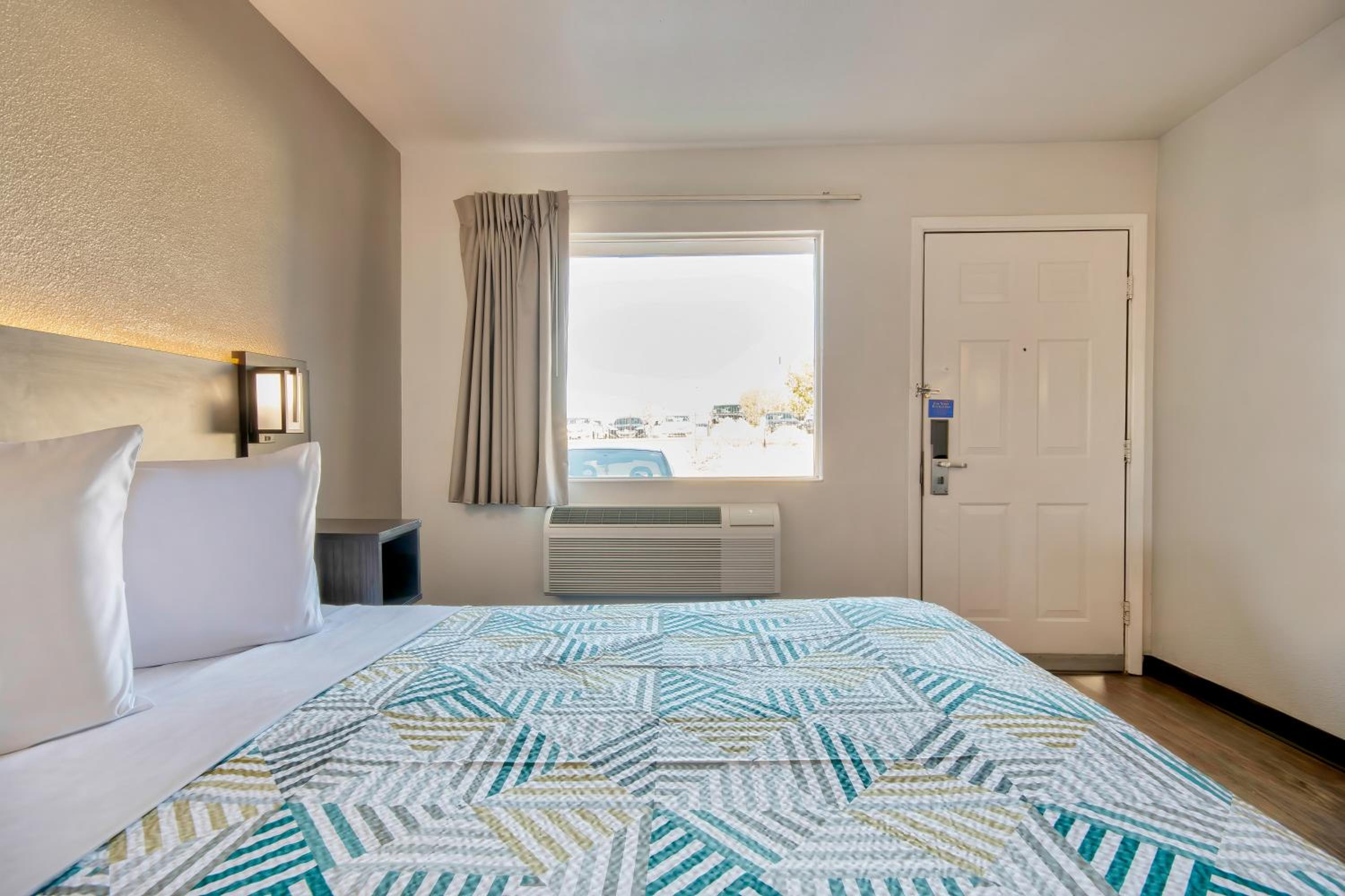 Double Room - Disability Access photo 3