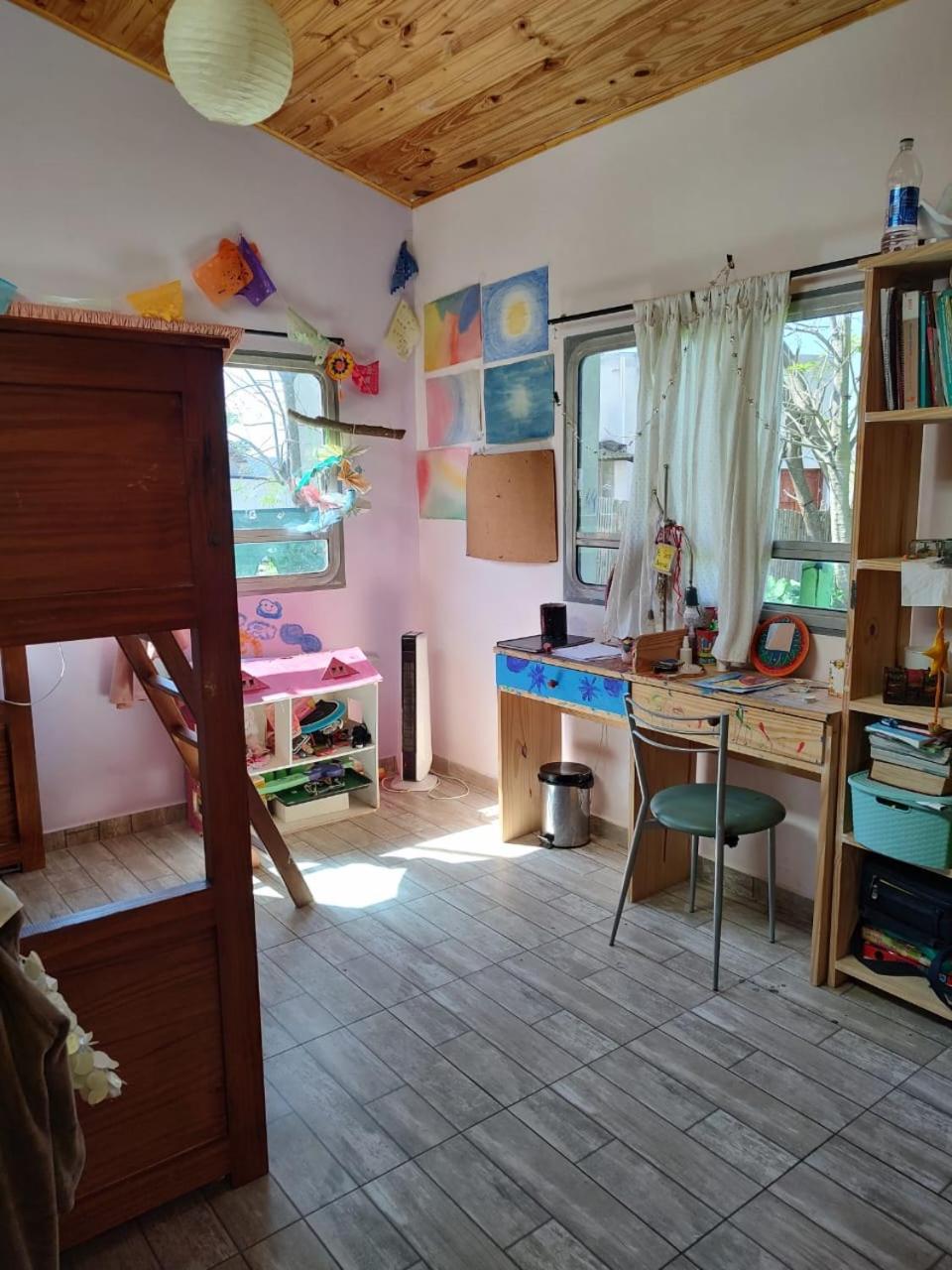 Three-Bedroom House photo 3