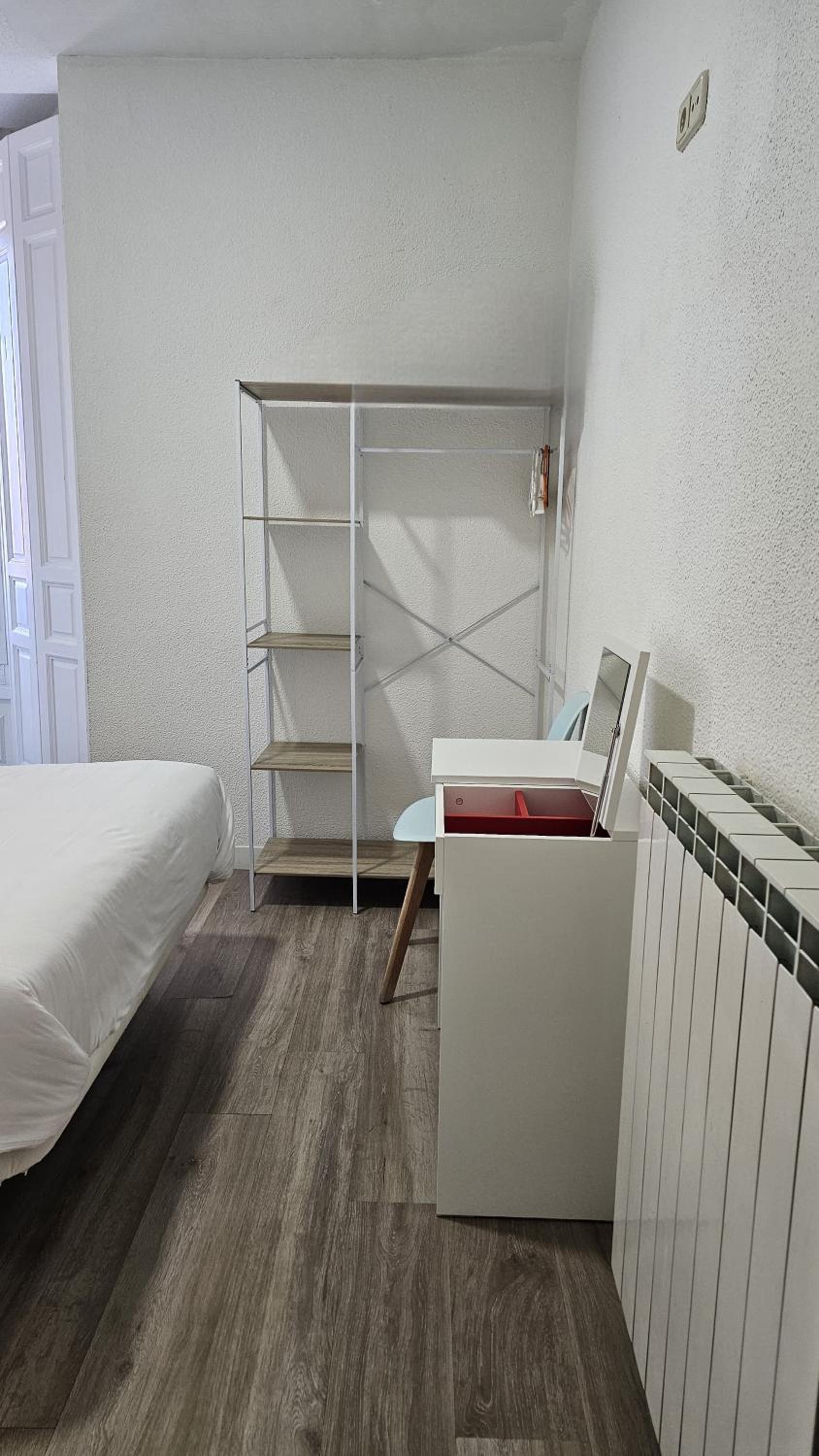 Double Room - Photo 8