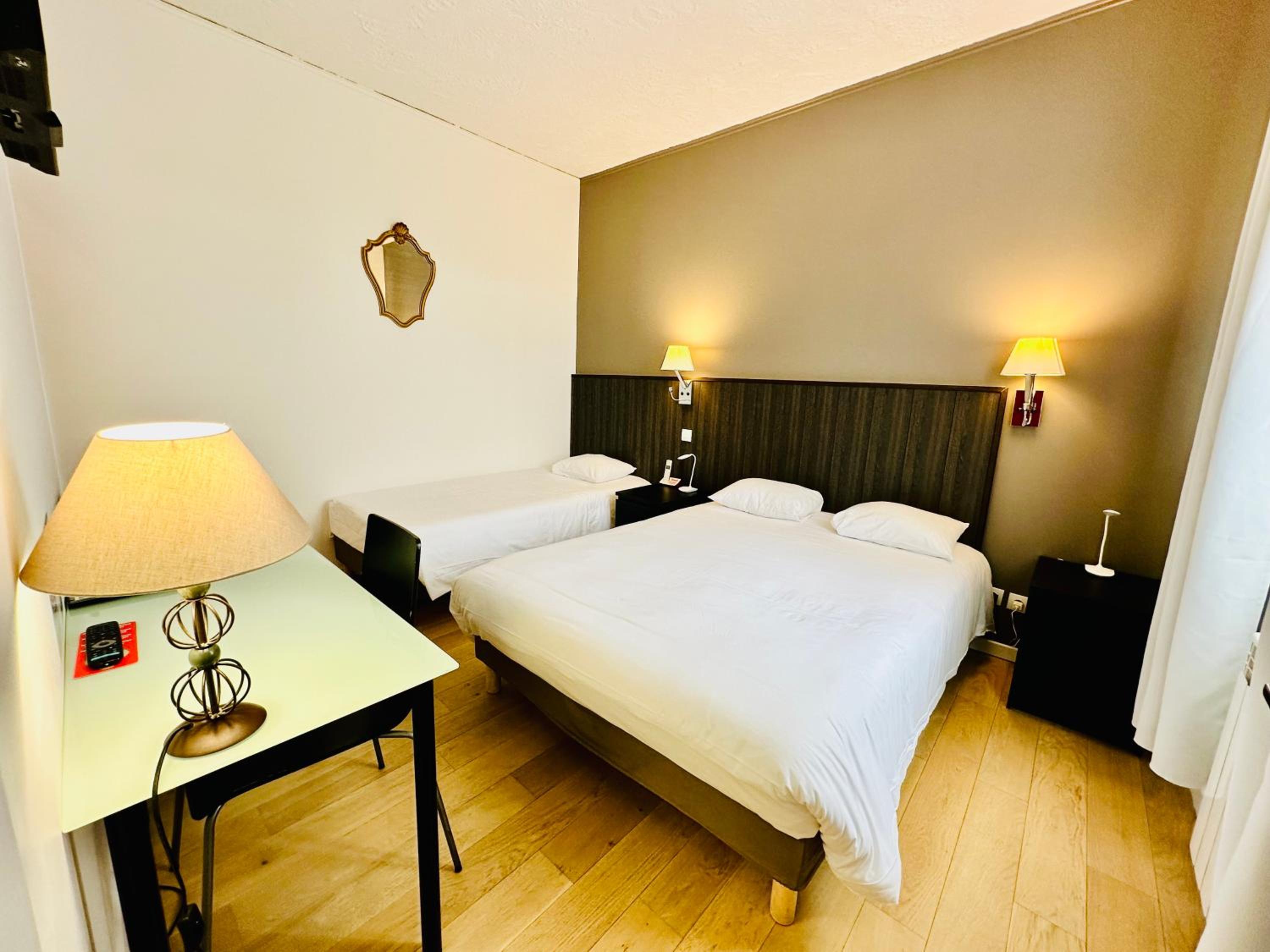 Triple Room - Photo 6