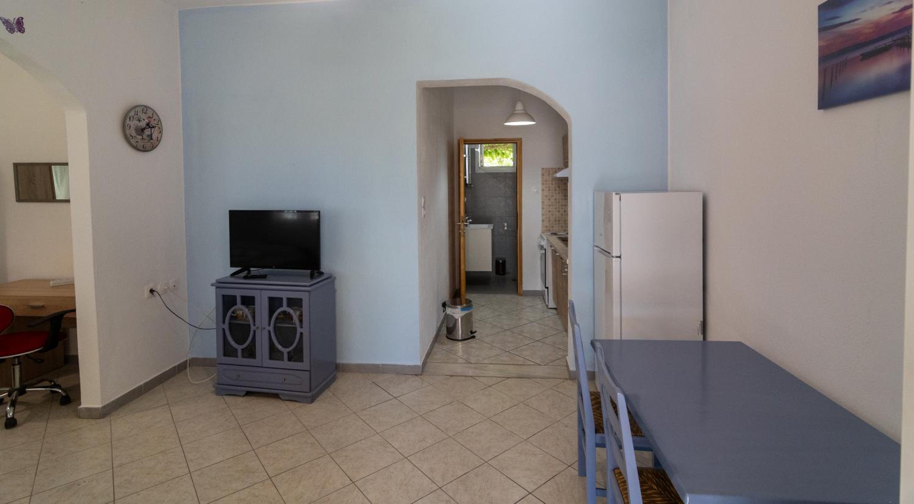 One-Bedroom House photo 1