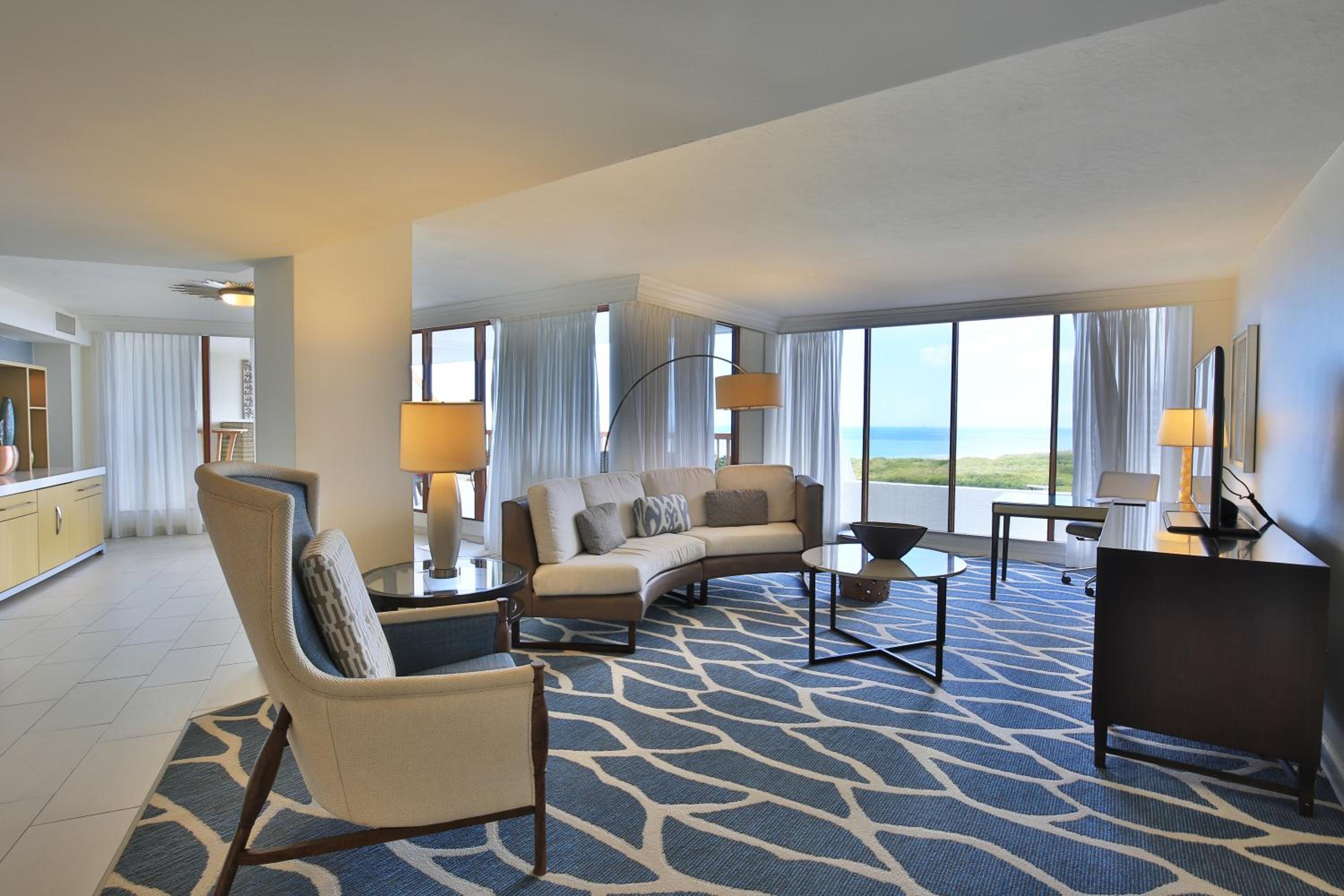 Deluxe Family Suite photo 1