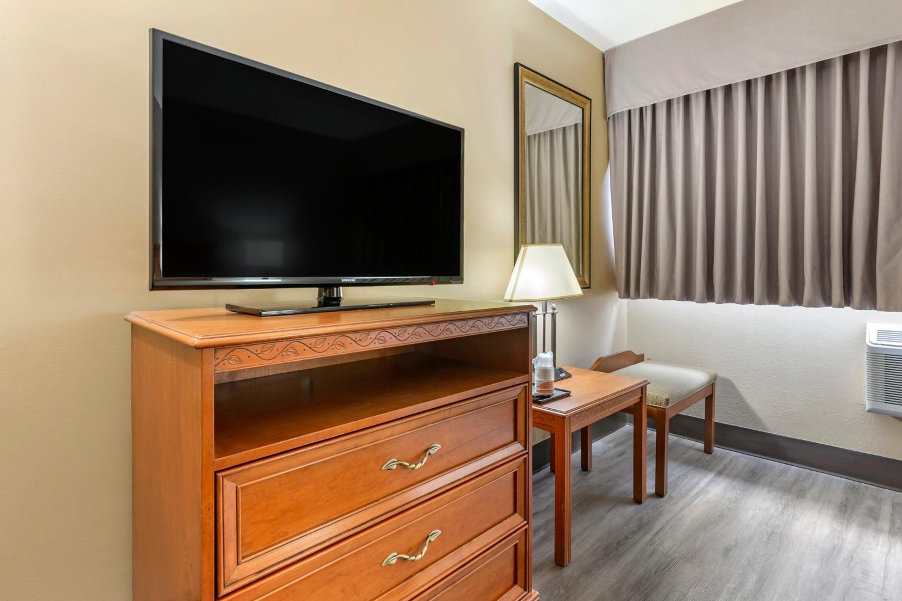 Double Room - Non Smoking - Photo 1