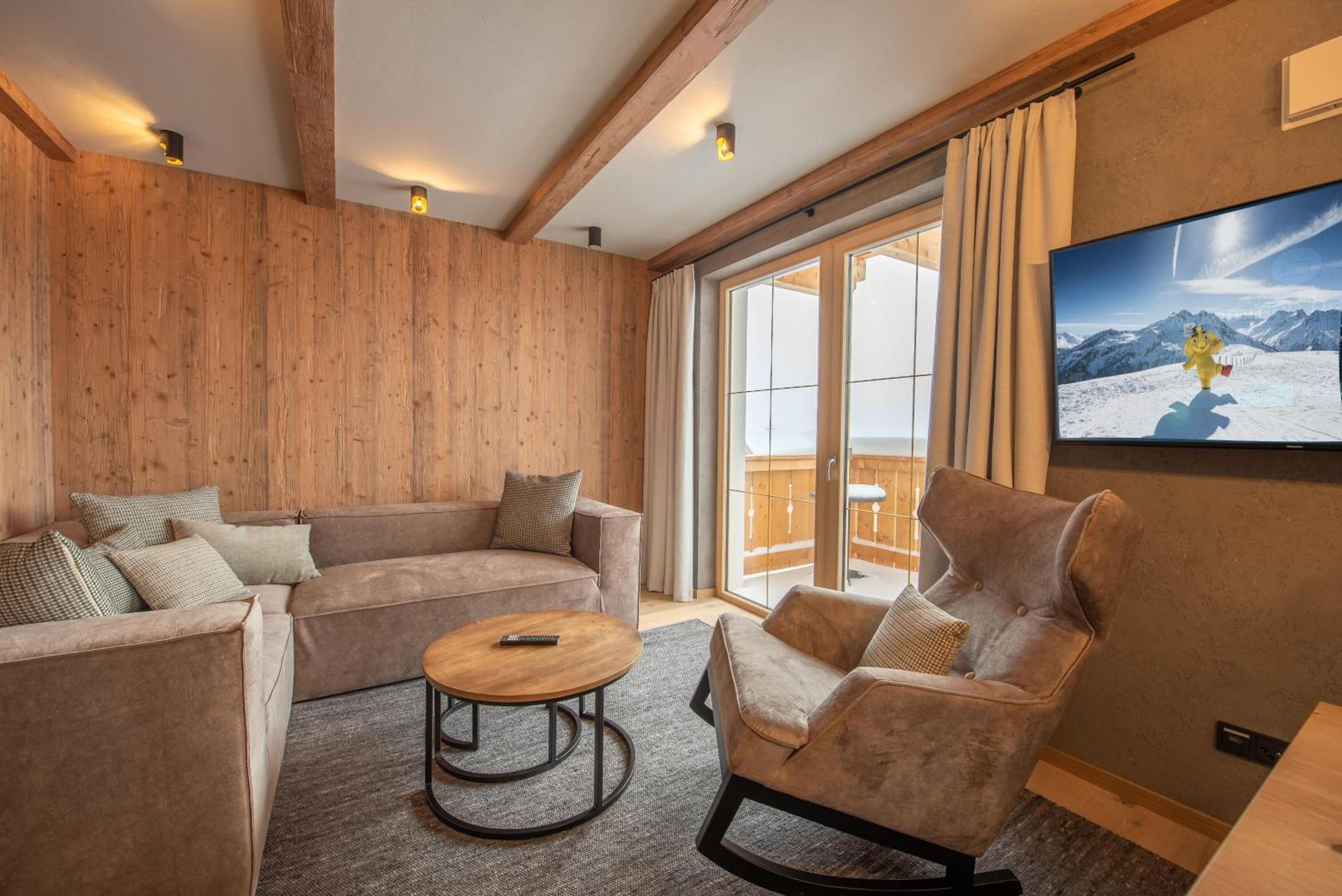 Apartment with Mountain View photo 1