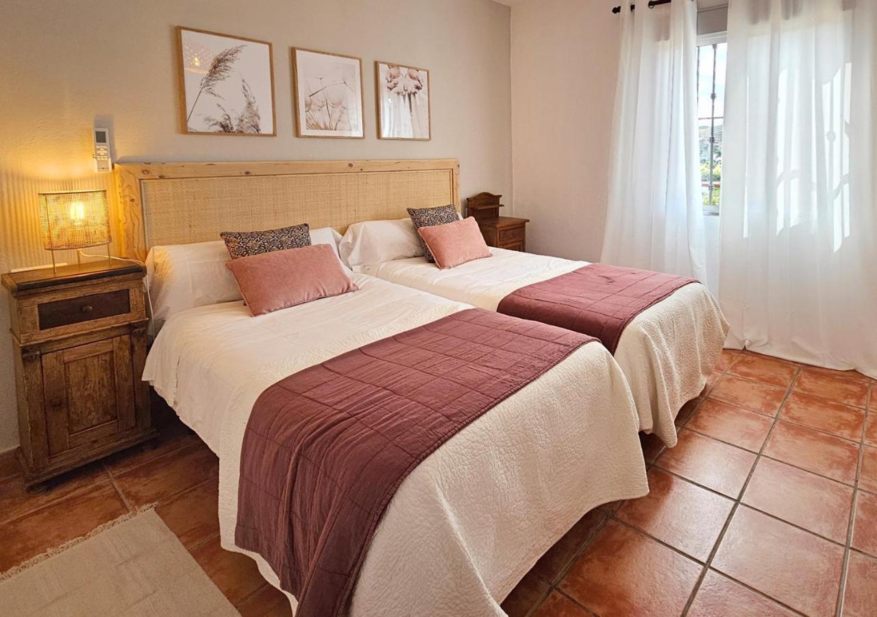 Twin Room - Photo 9