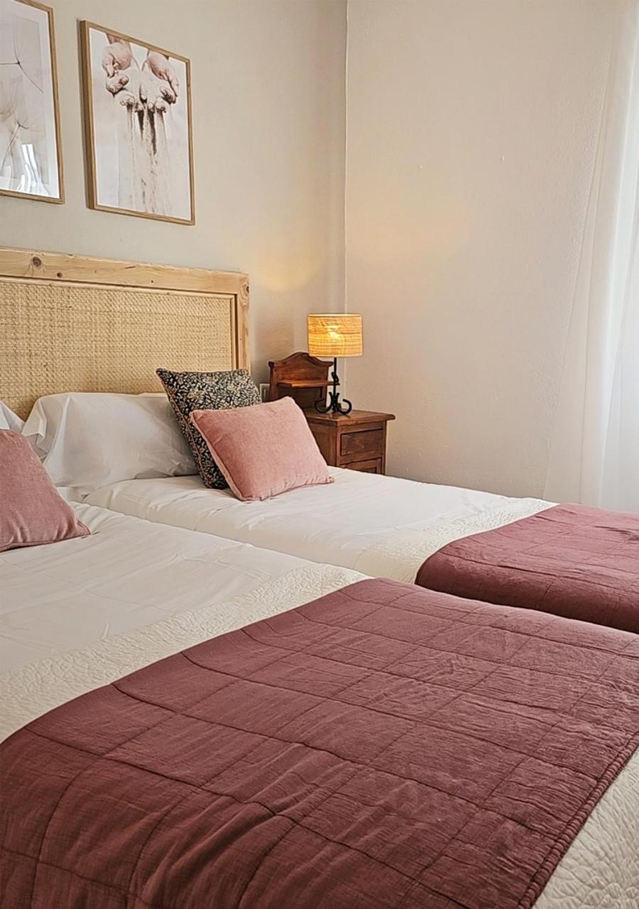 Twin Room - Photo 6