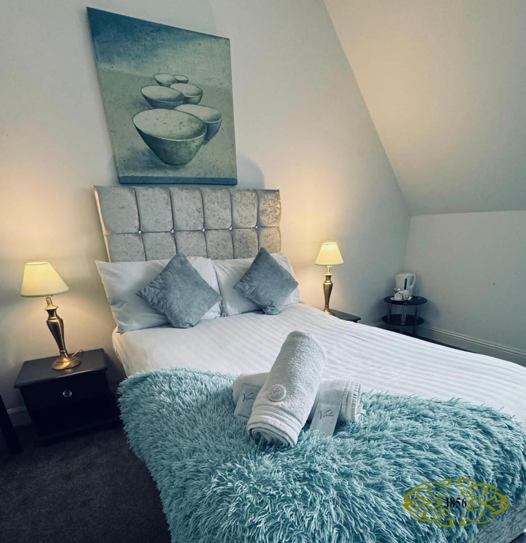 Budget Double Room - Photo 7