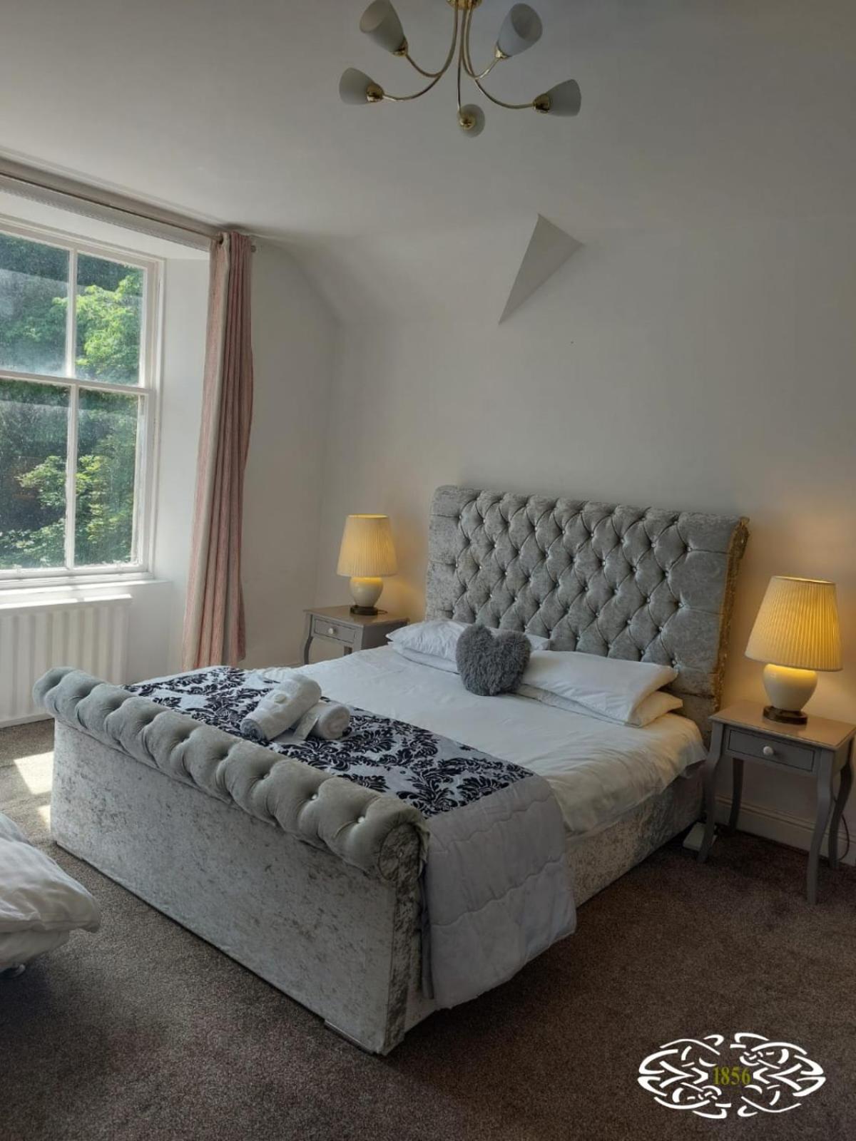 Budget Double Room - Photo 6