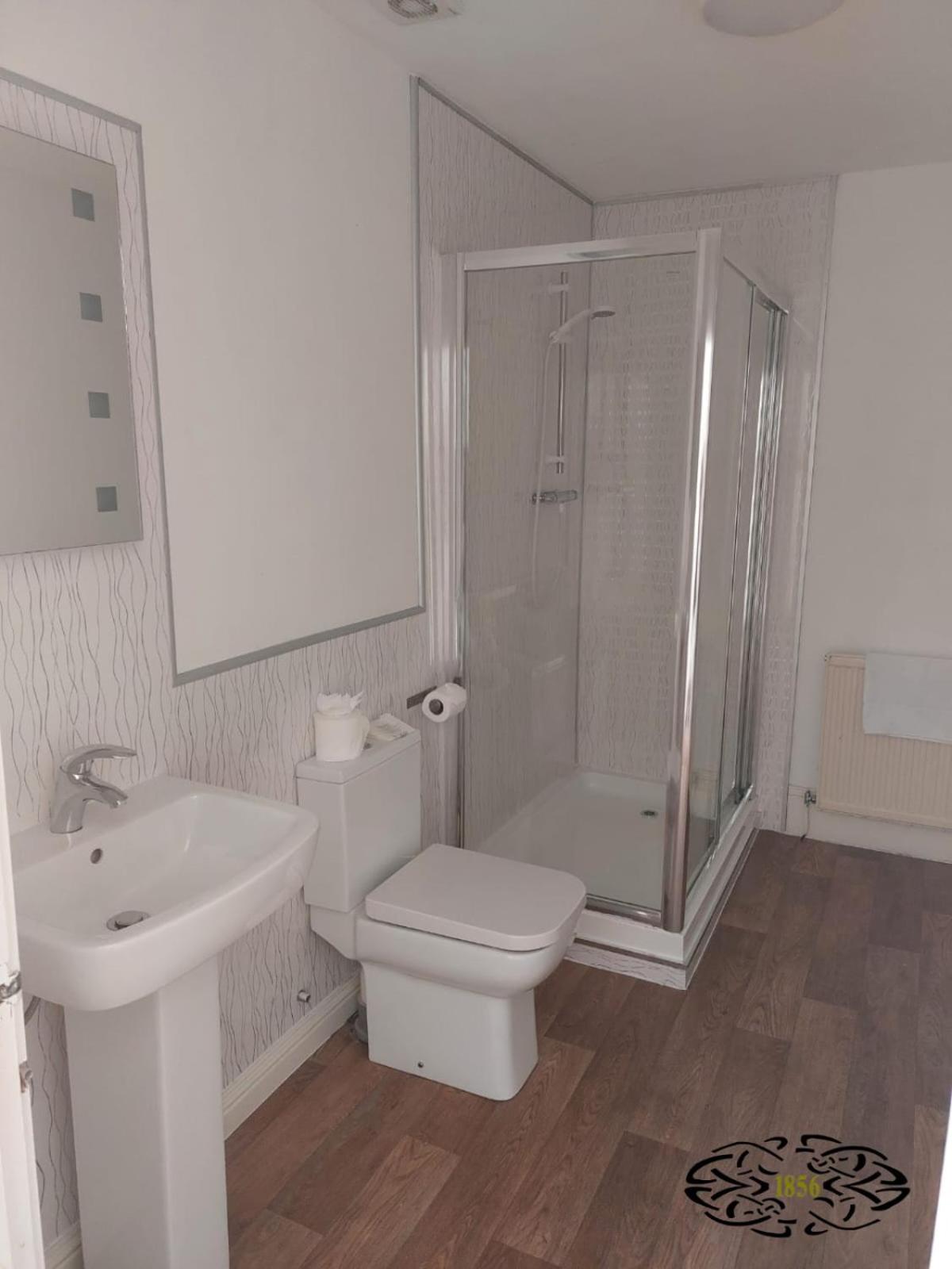 Budget Double Room - Photo 2