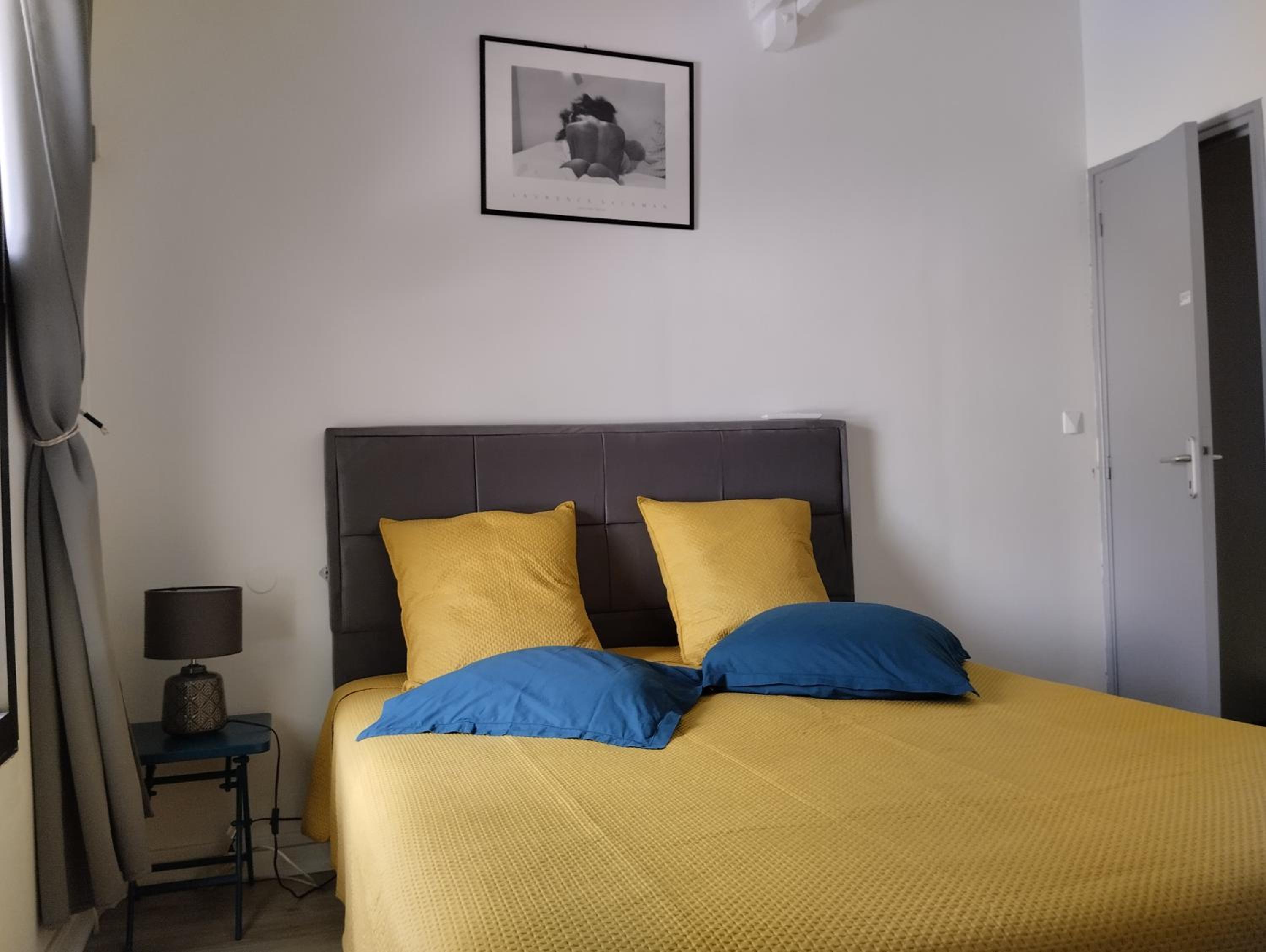Double Room with Private Bathroom photo 3