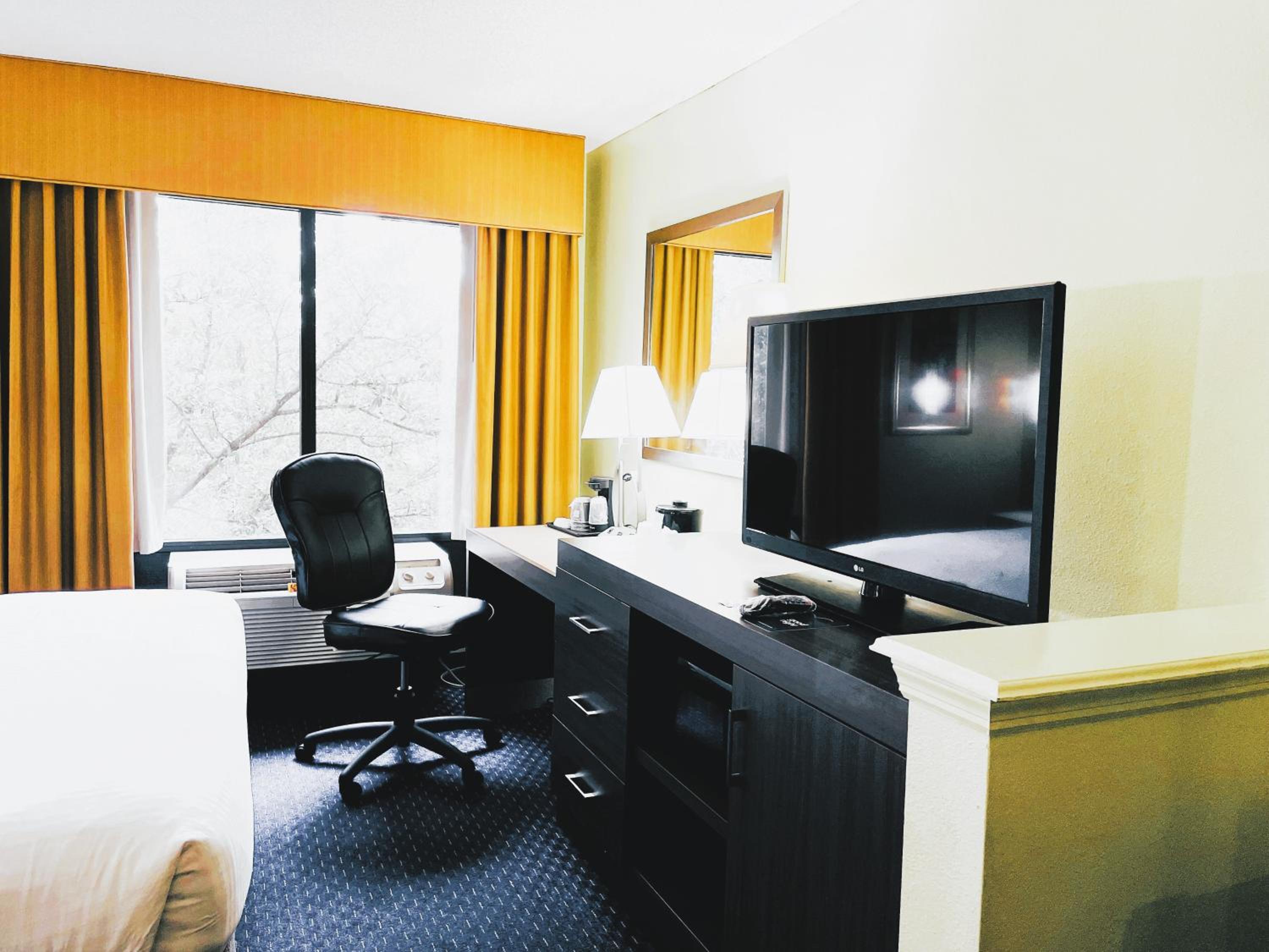 King Guest Room - Photo 1