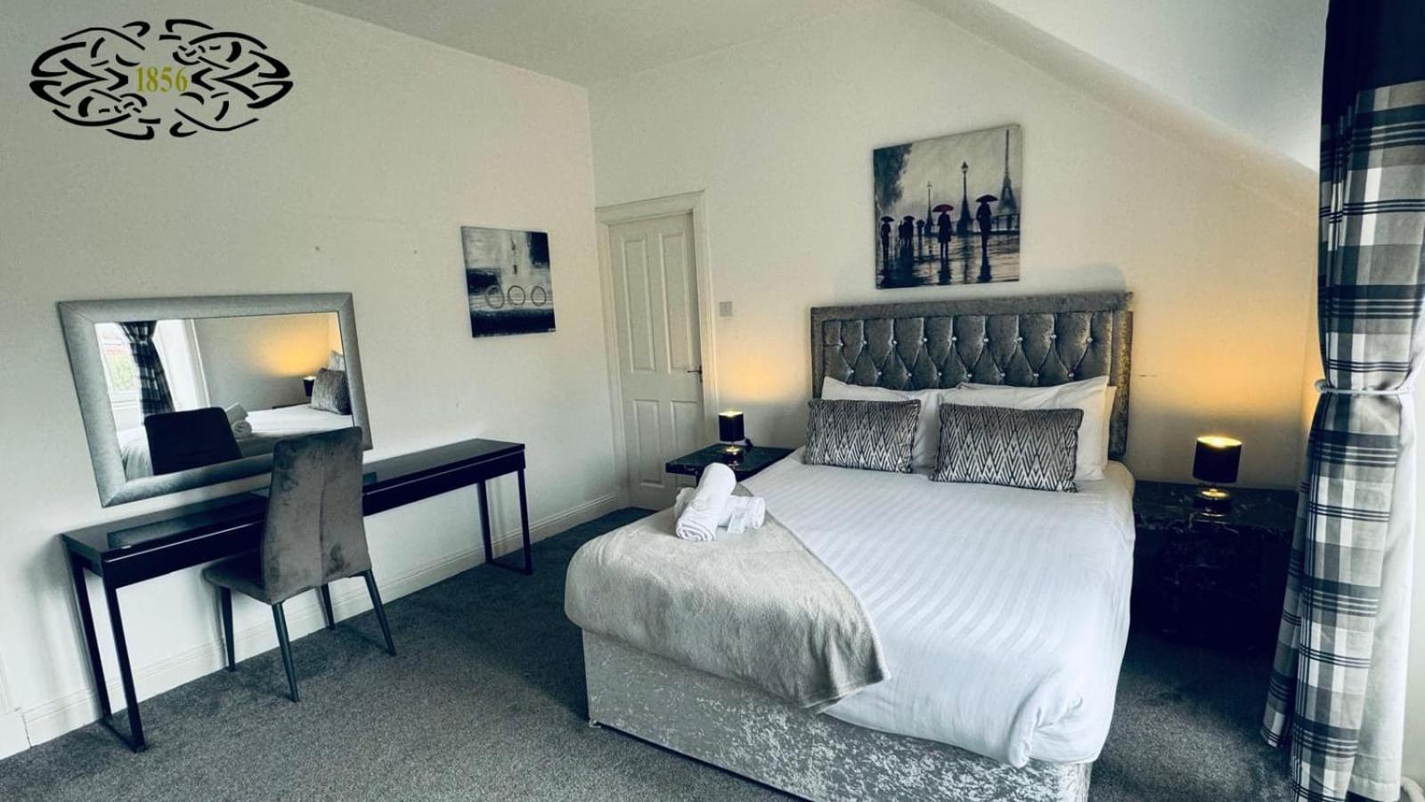 Double Room - Photo 13