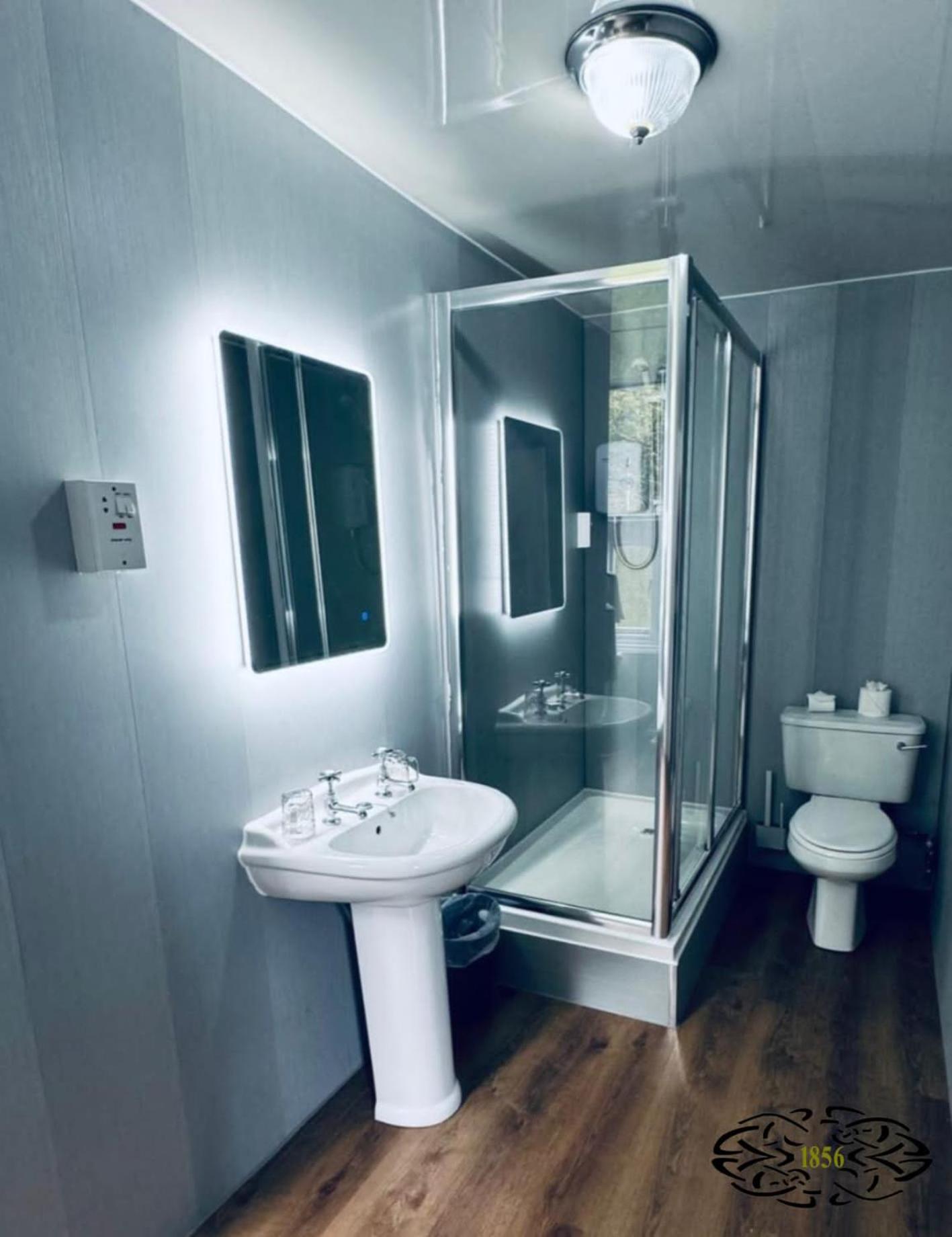 Double Room - Photo 6