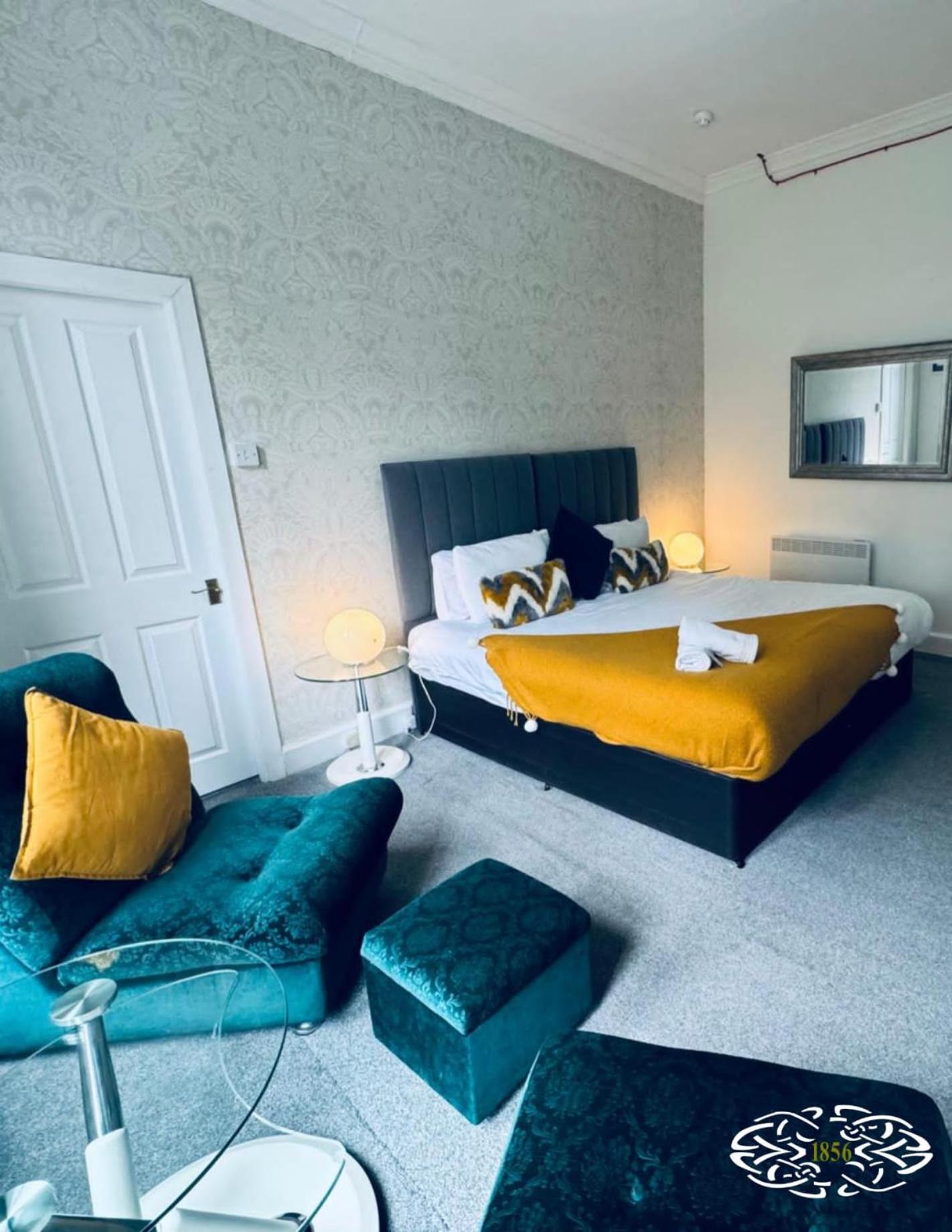Double or Twin Room - Photo 7