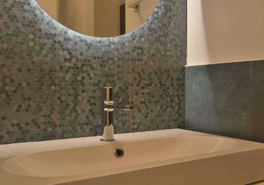 One-Bedroom Apartment - Photo 6
