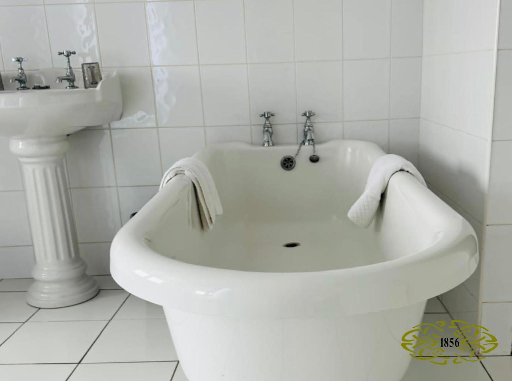 Double Room with Sea View - Photo 4