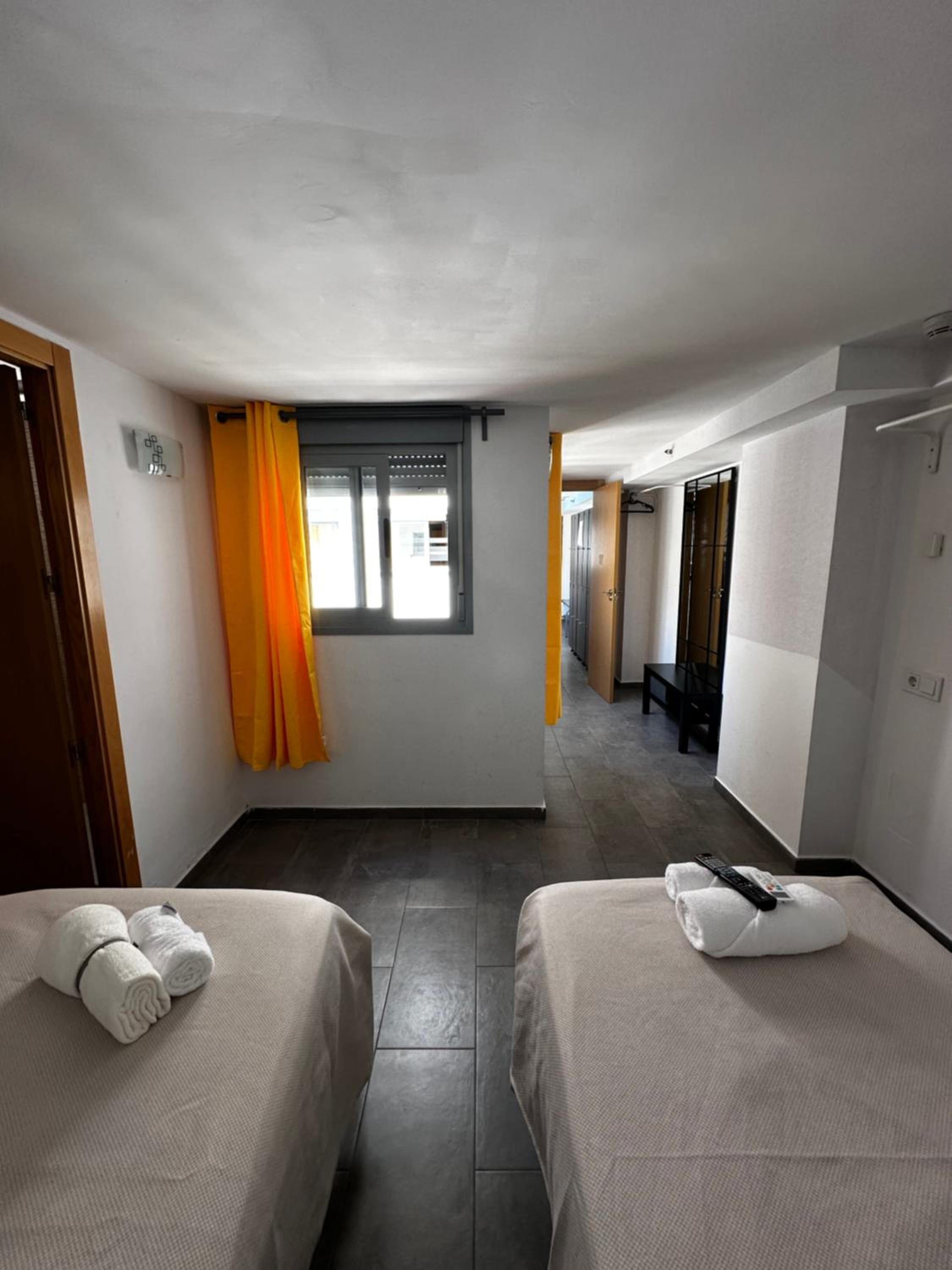 Twin Room with Private Bathroom
