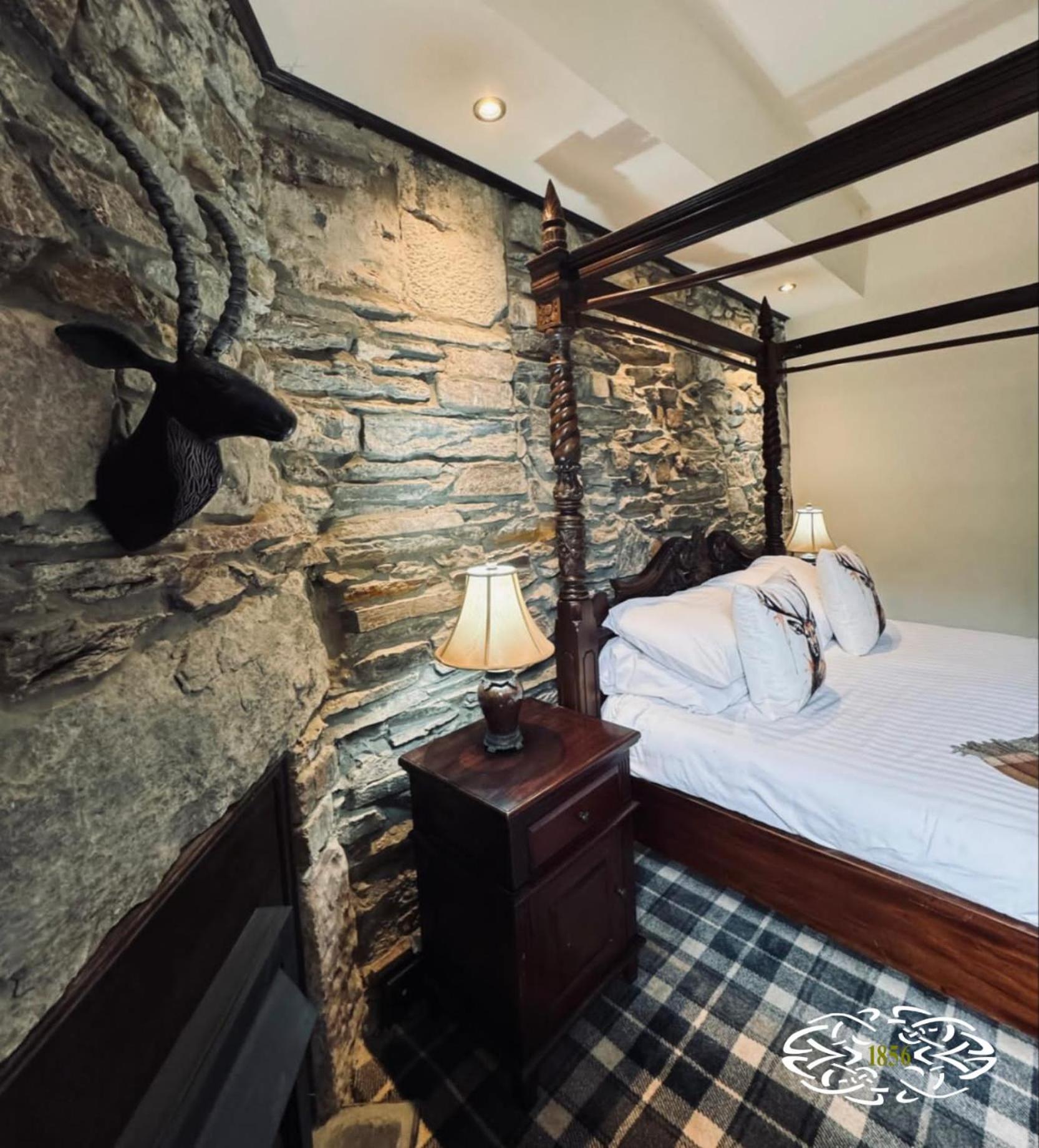 Double Room - Photo 9